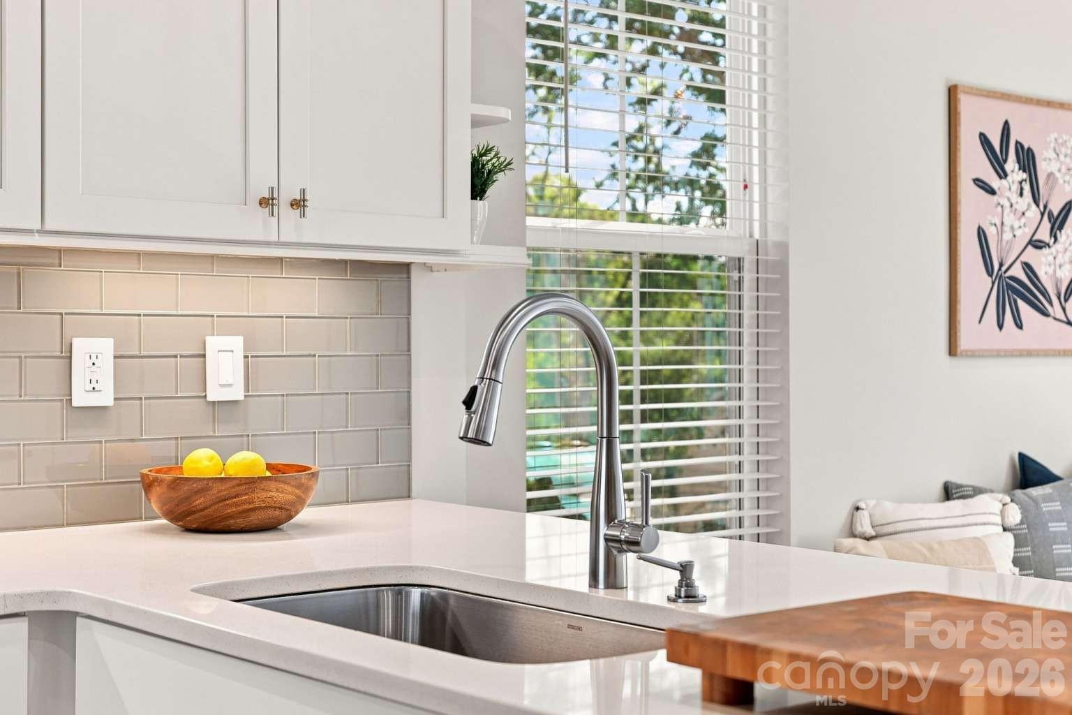260 Parkwood Avenue Property Photo 12