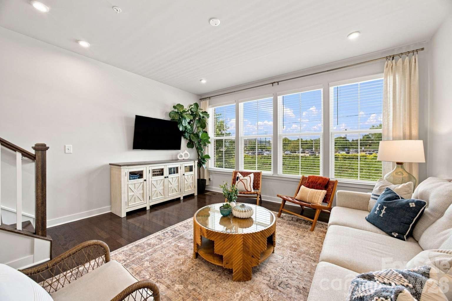 260 Parkwood Avenue Property Photo 16
