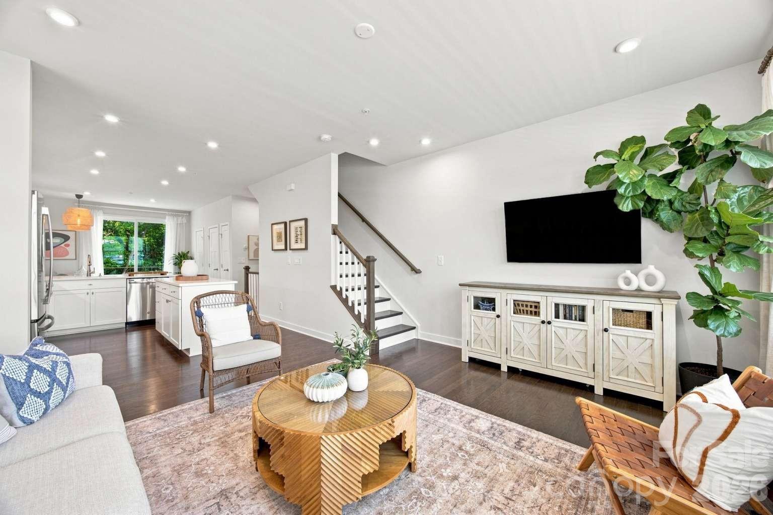 260 Parkwood Avenue Property Photo 18