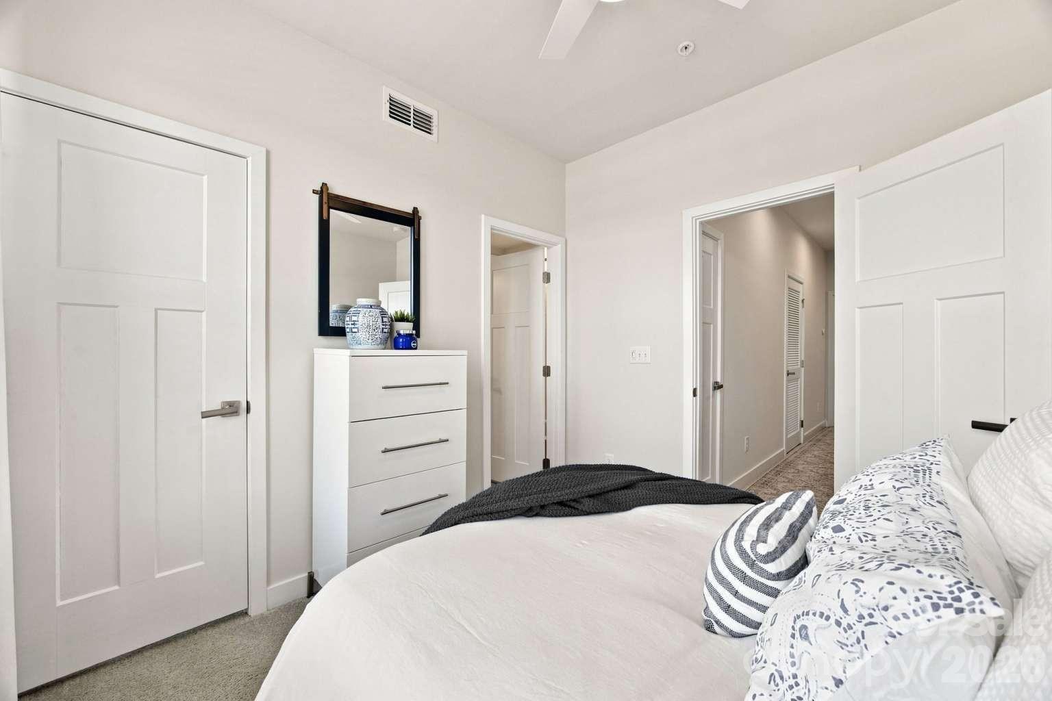 260 Parkwood Avenue Property Photo 31