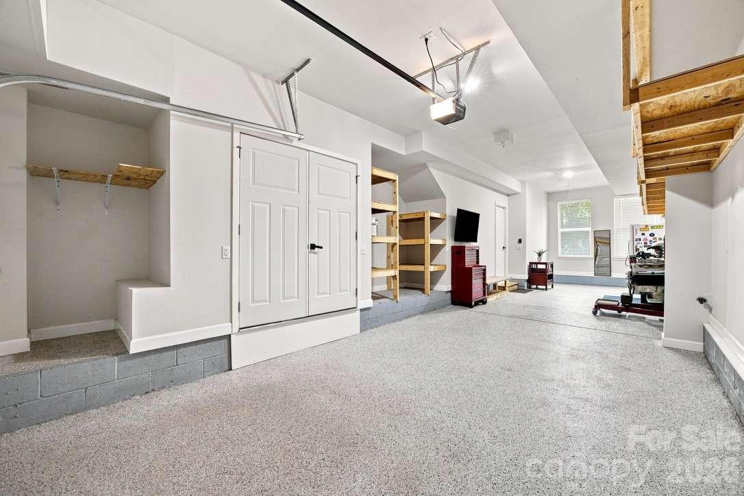 260 Parkwood Avenue Property Photo 39