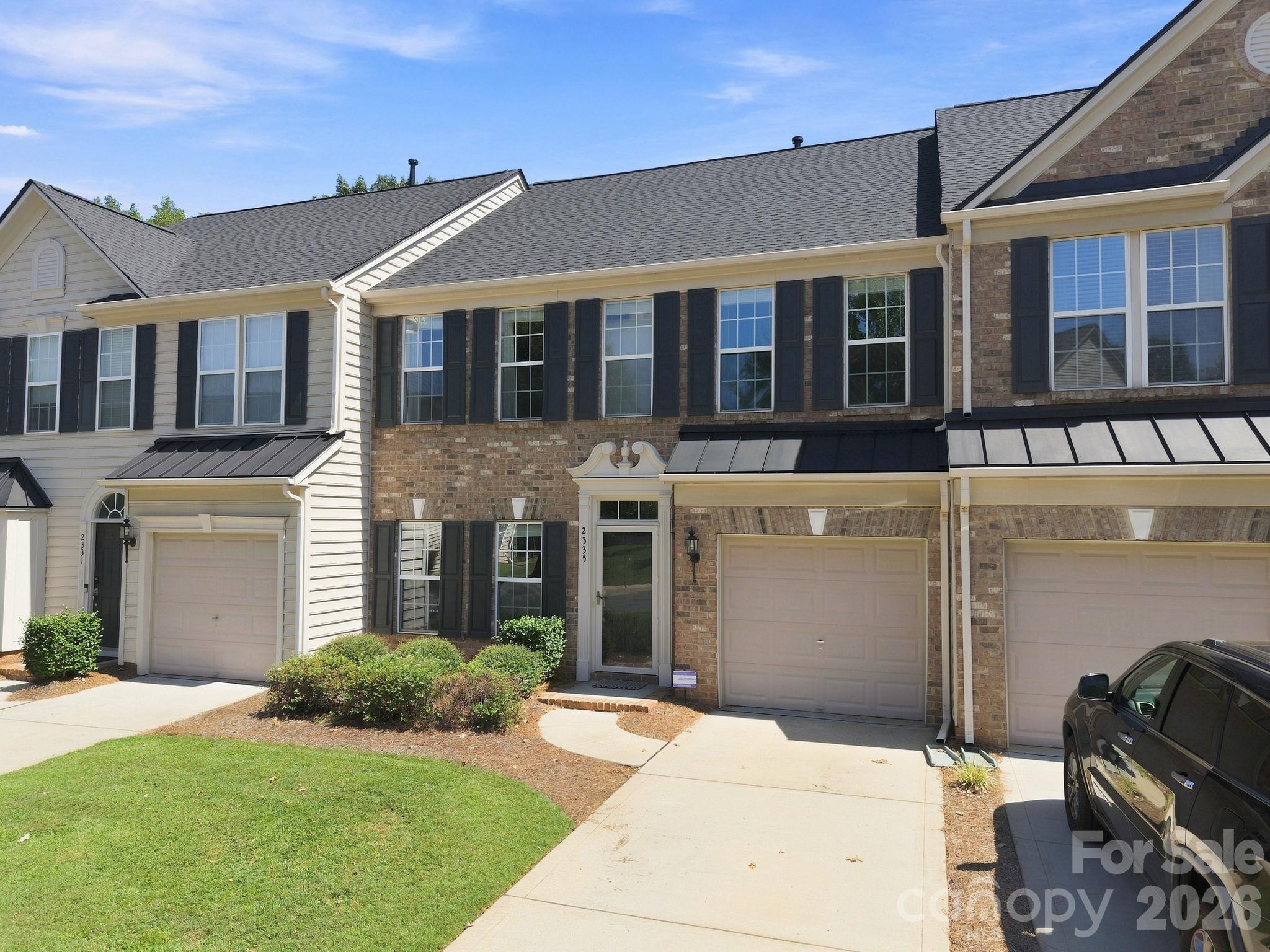 2335 Whitford Lane Property Photo 4