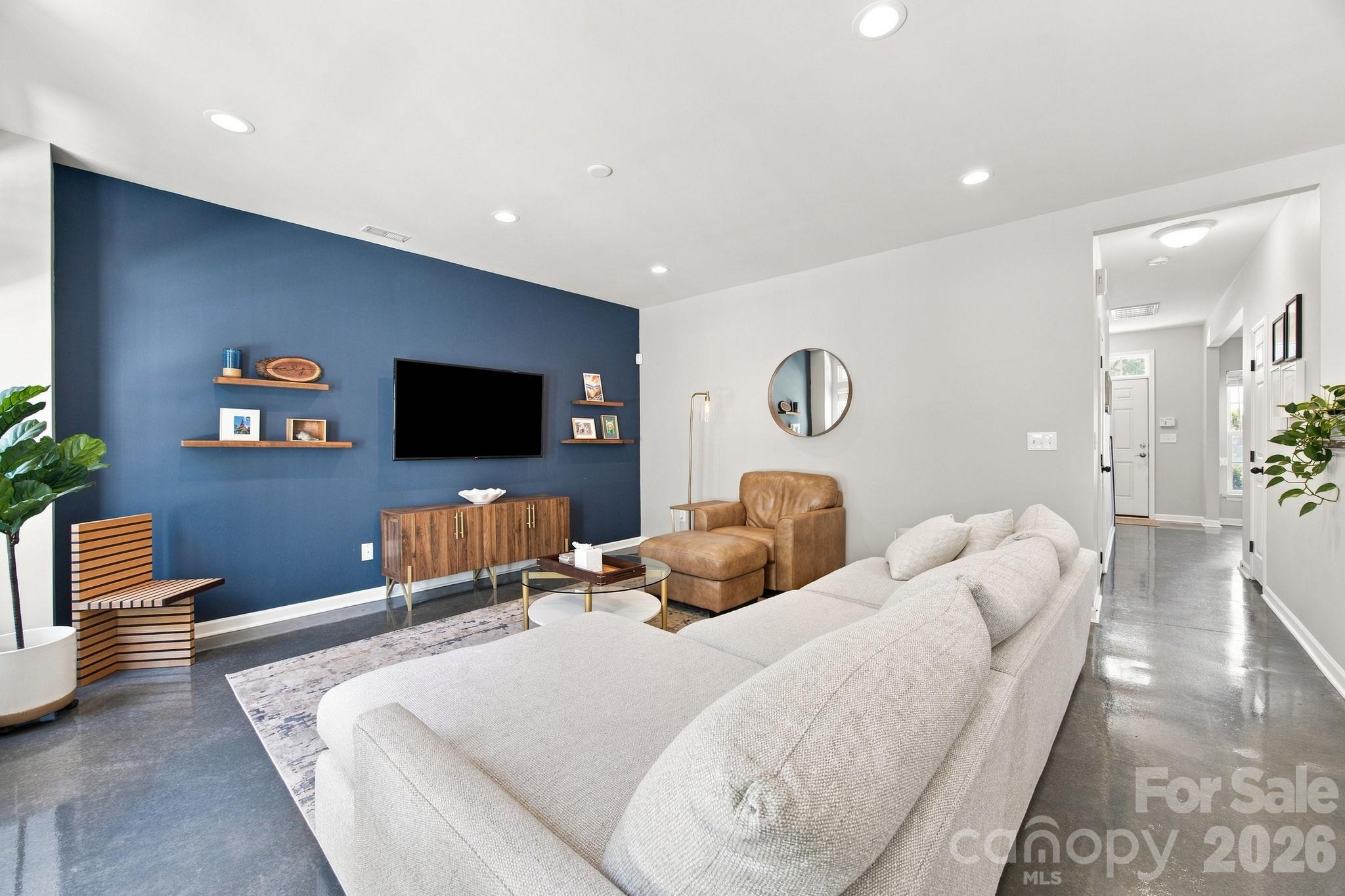 2335 Whitford Lane Property Photo 12