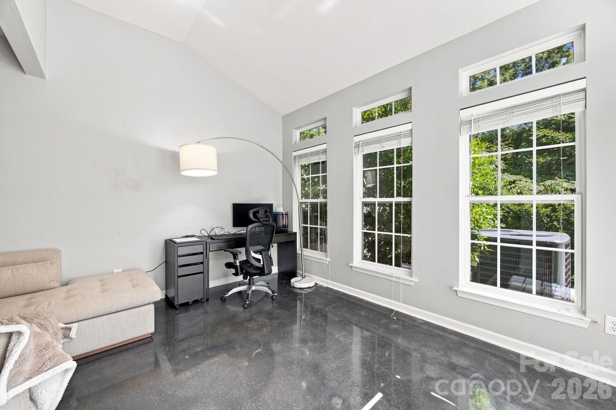 2335 Whitford Lane Property Photo 15