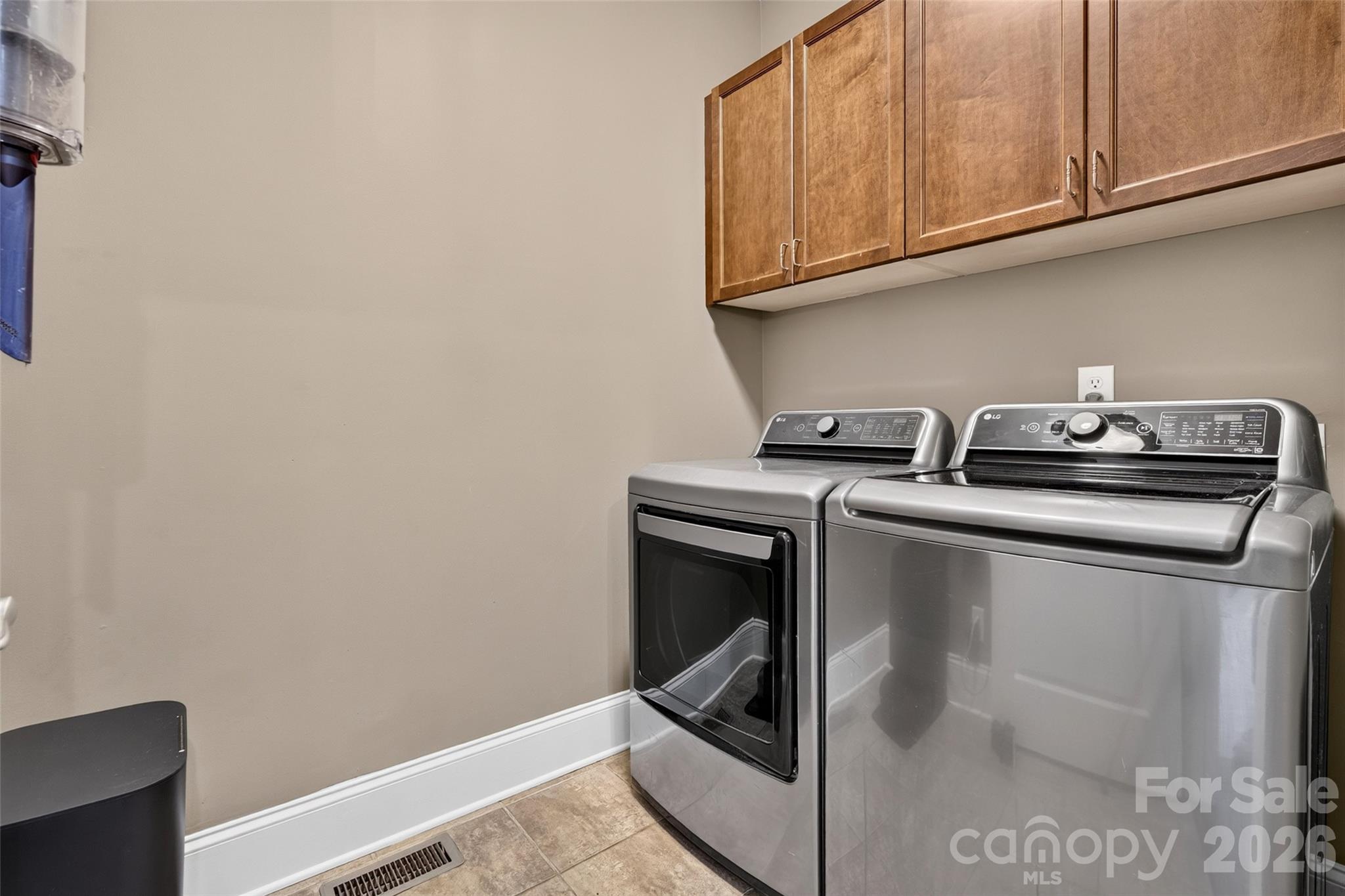 3941 Grovesner Street Property Photo 16