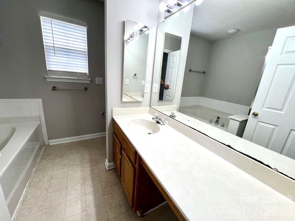 3519 Balsam Tree Drive Property Photo 22