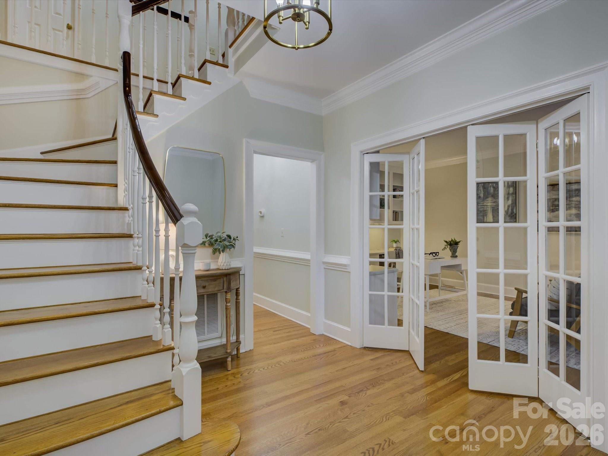2503 Winding Oak Drive Property Photo 3