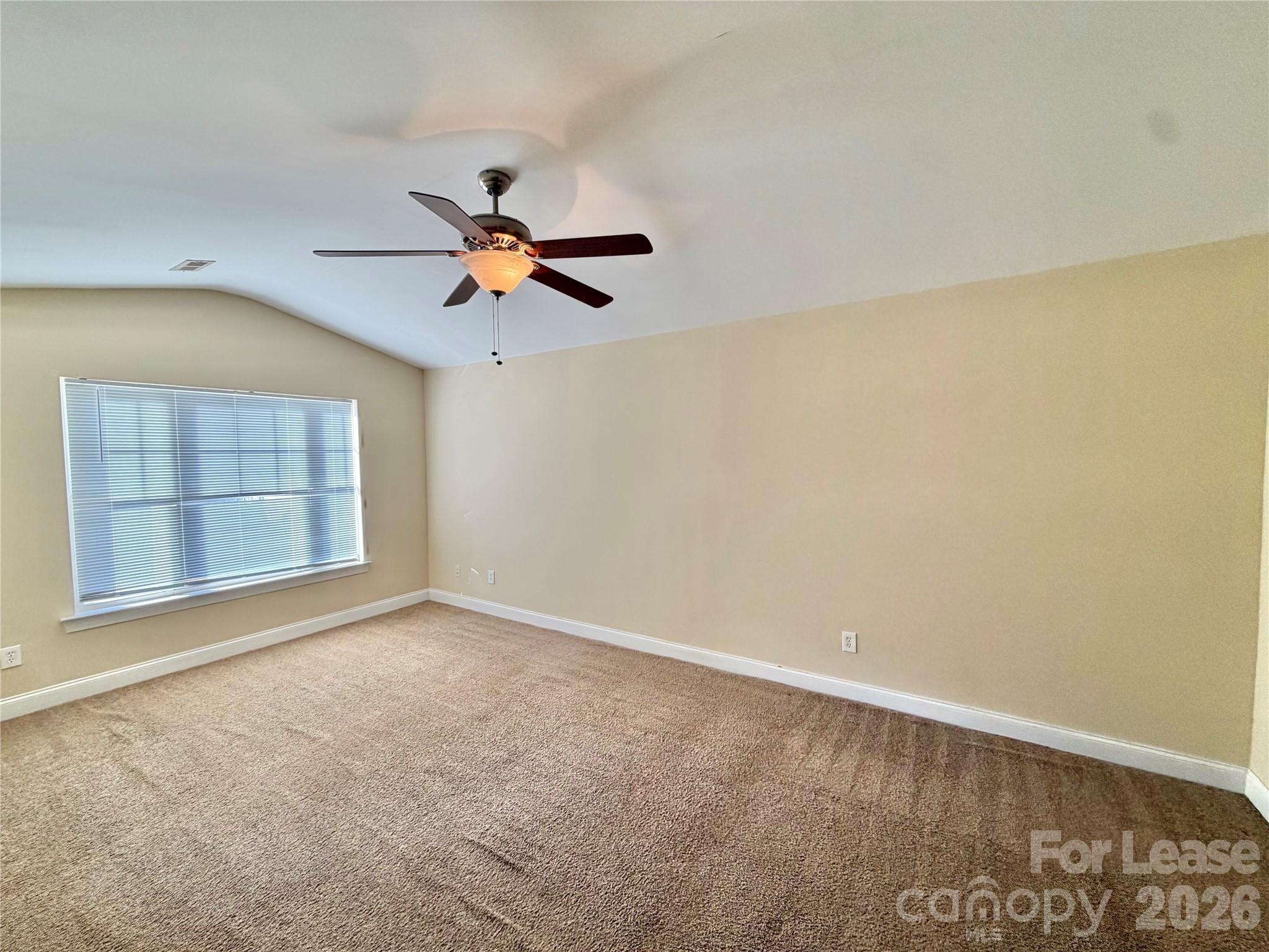 118 Sherman Oaks Lane Property Photo 10