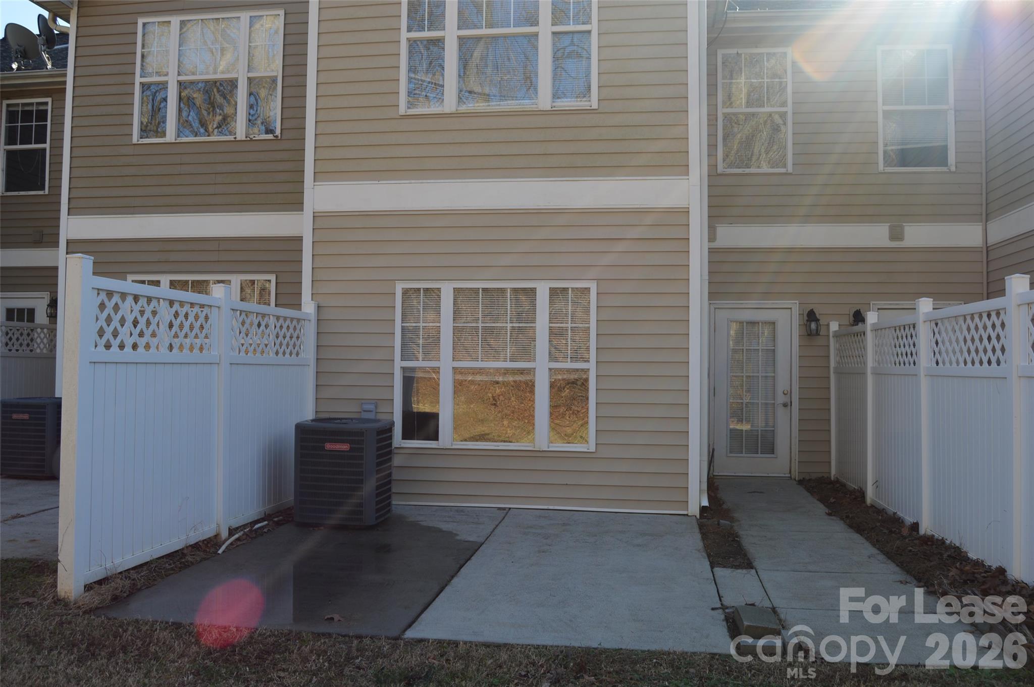 118 Sherman Oaks Lane Property Photo 19