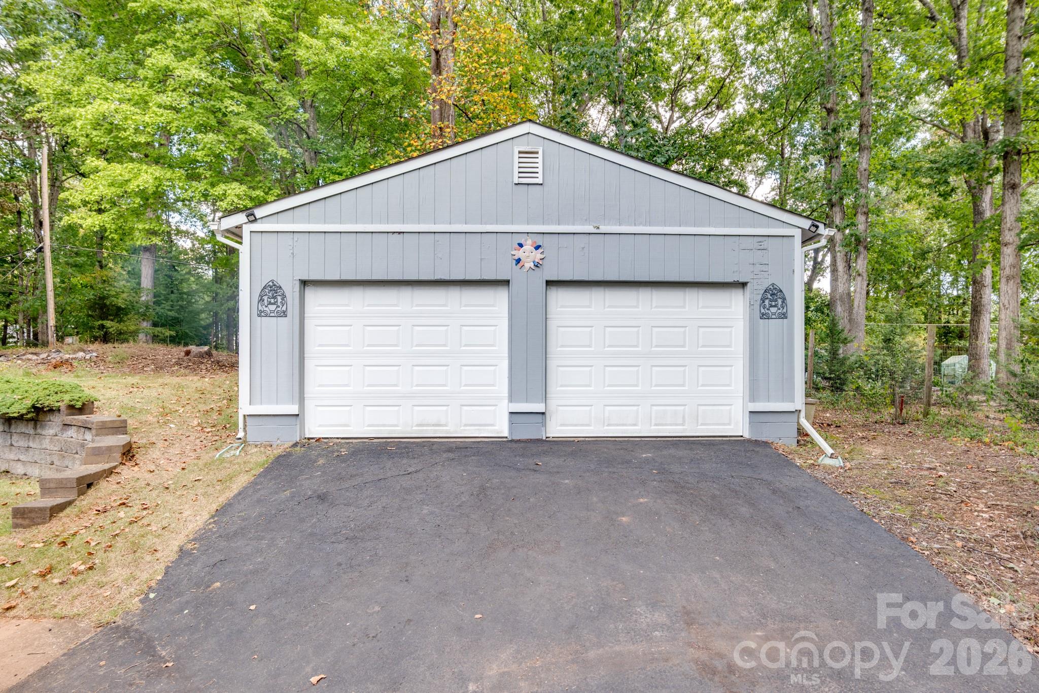 1732 Forest Lake Drive Property Photo 3
