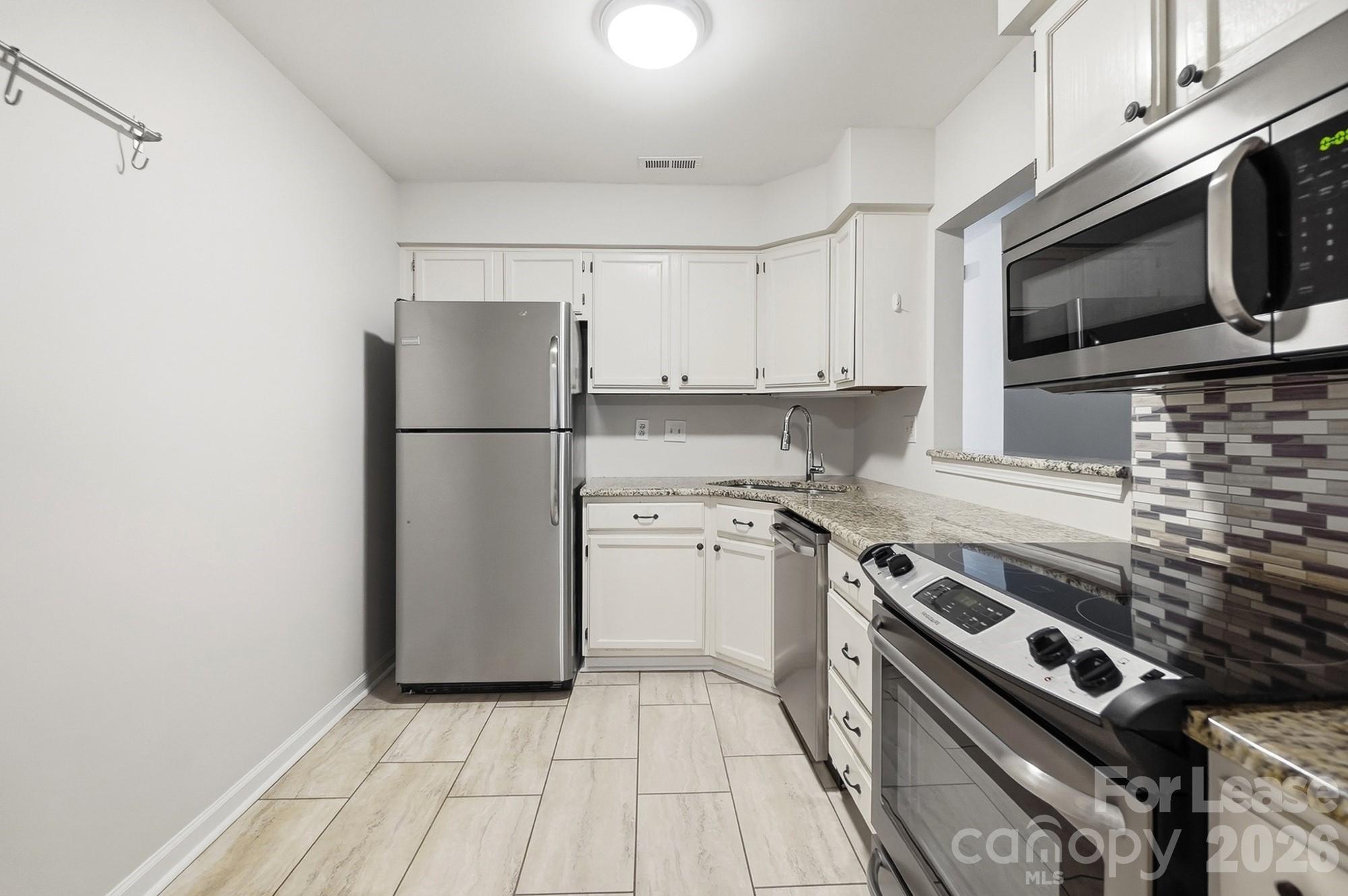 6000 Gray Gate Lane C Property Photo 10