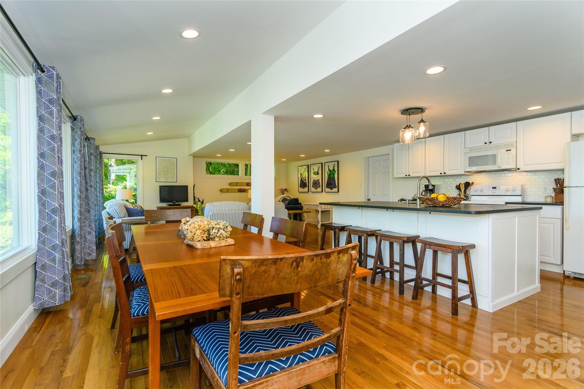 138 Hummingbird Cove Property Photo 7