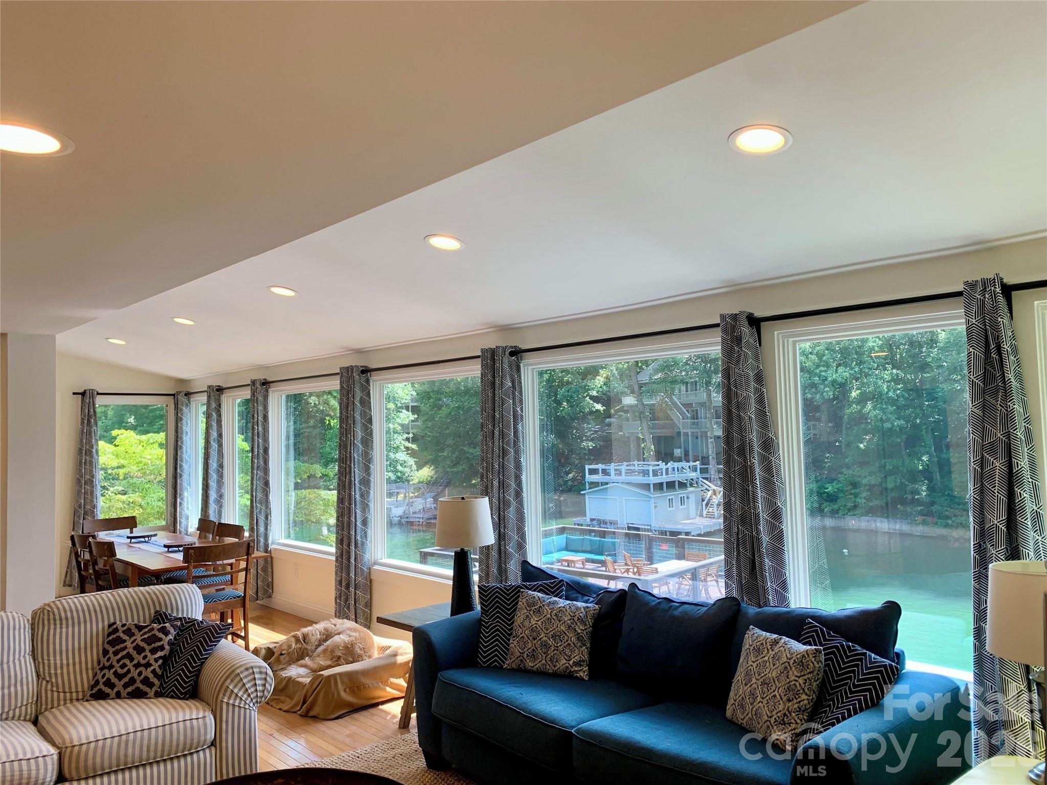 138 Hummingbird Cove Property Photo 8