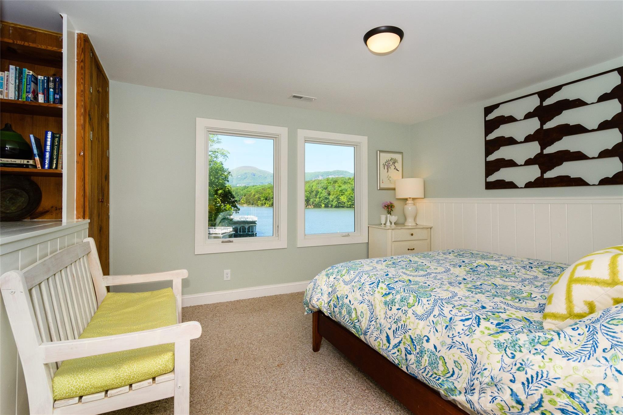 138 Hummingbird Cove Property Photo 14