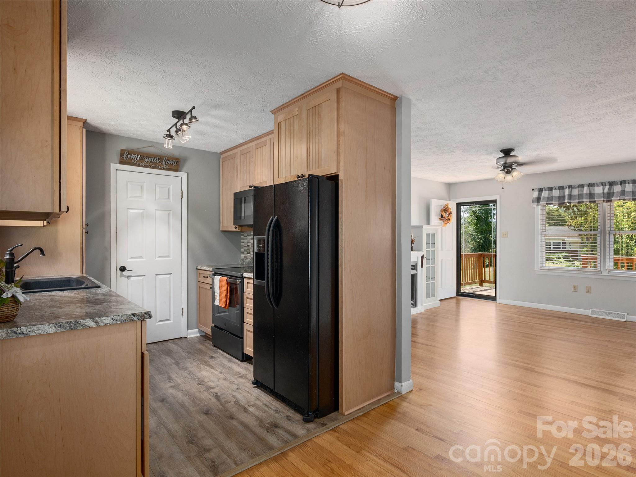 407 Lower Grassy Branch Road Property Photo 6