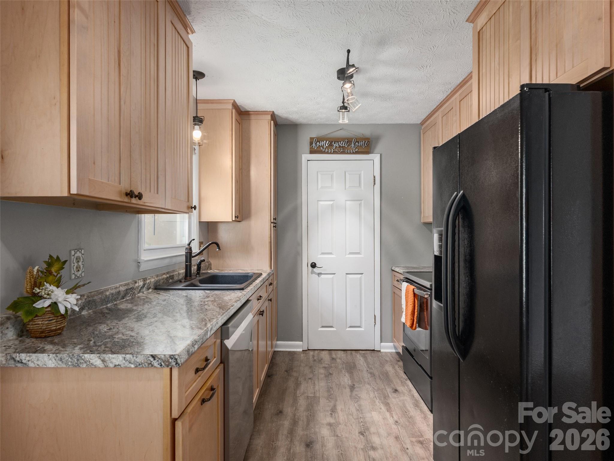 407 Lower Grassy Branch Road Property Photo 7