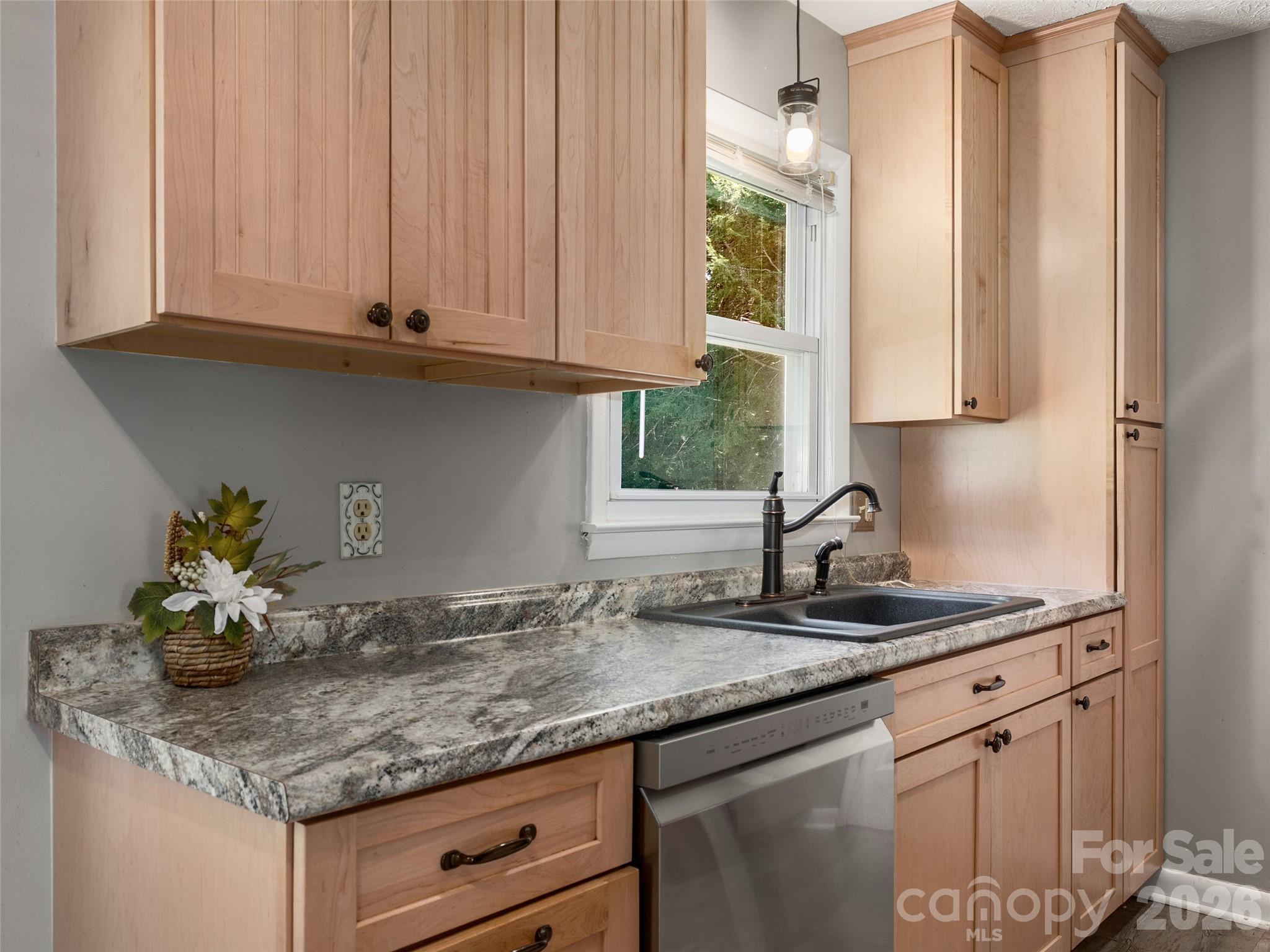 407 Lower Grassy Branch Road Property Photo 8