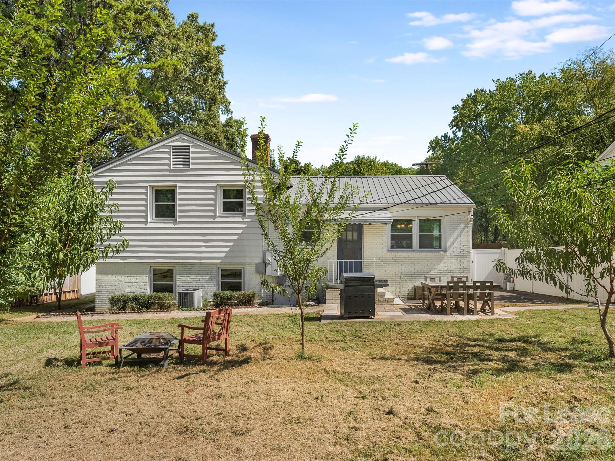5208 Furman Place Property Photo 5