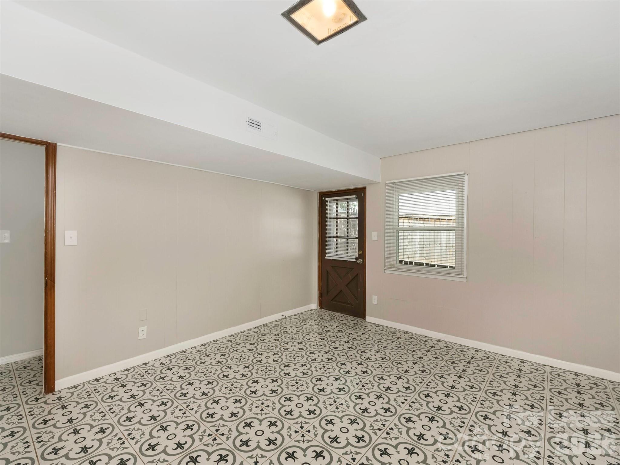 5208 Furman Place Property Photo 11