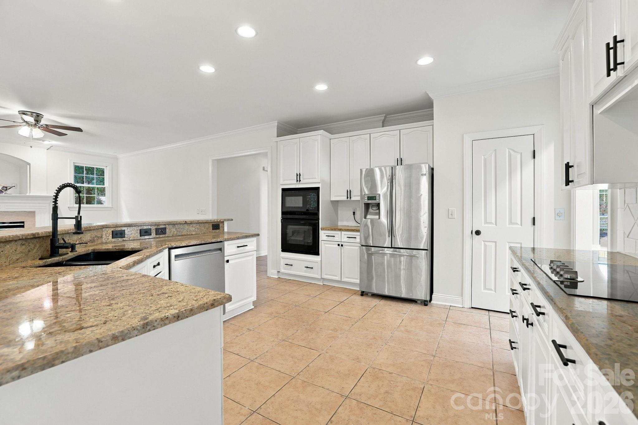 3439 Twelve Oaks Place Property Photo 11