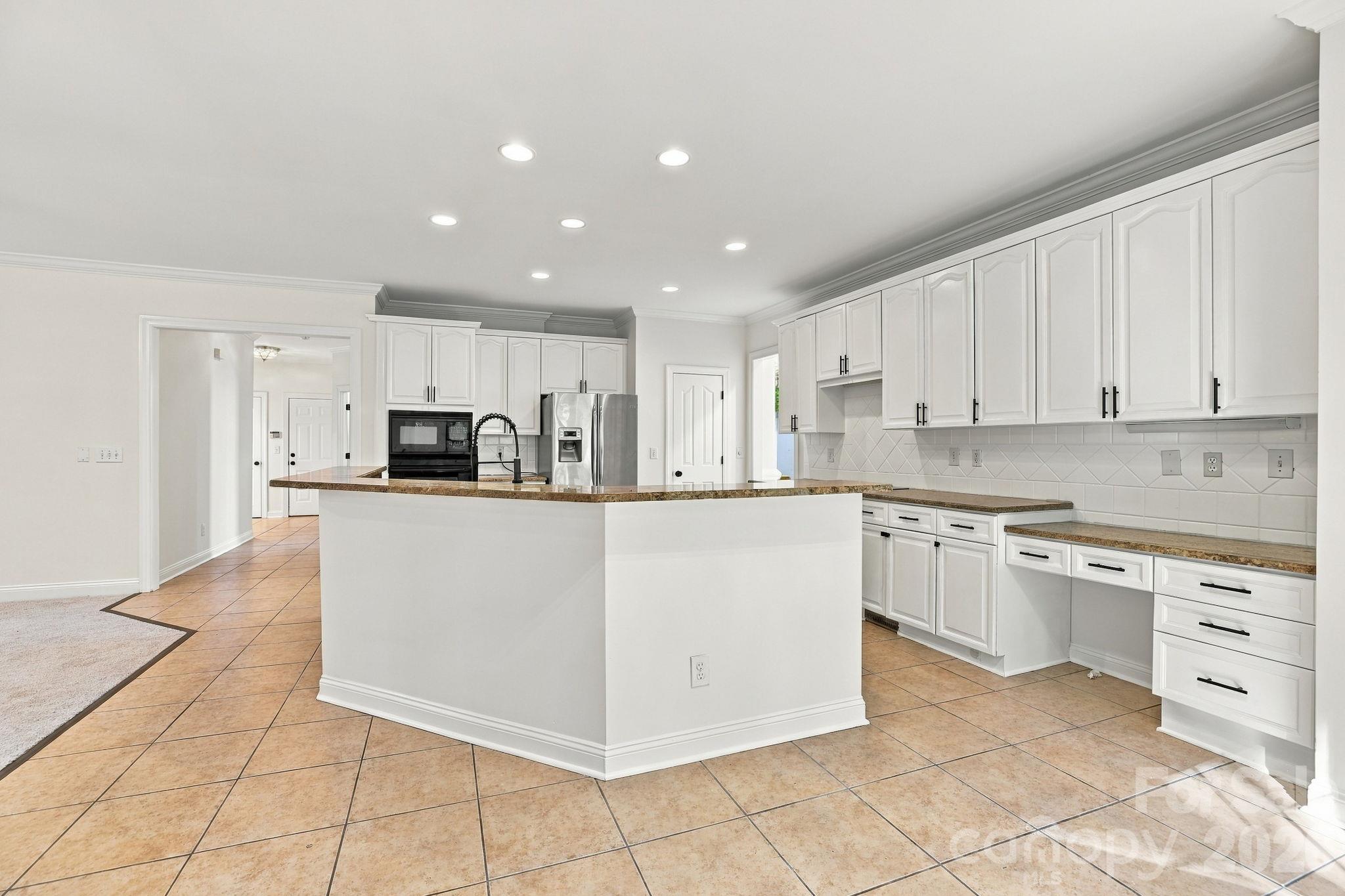 3439 Twelve Oaks Place Property Photo 13