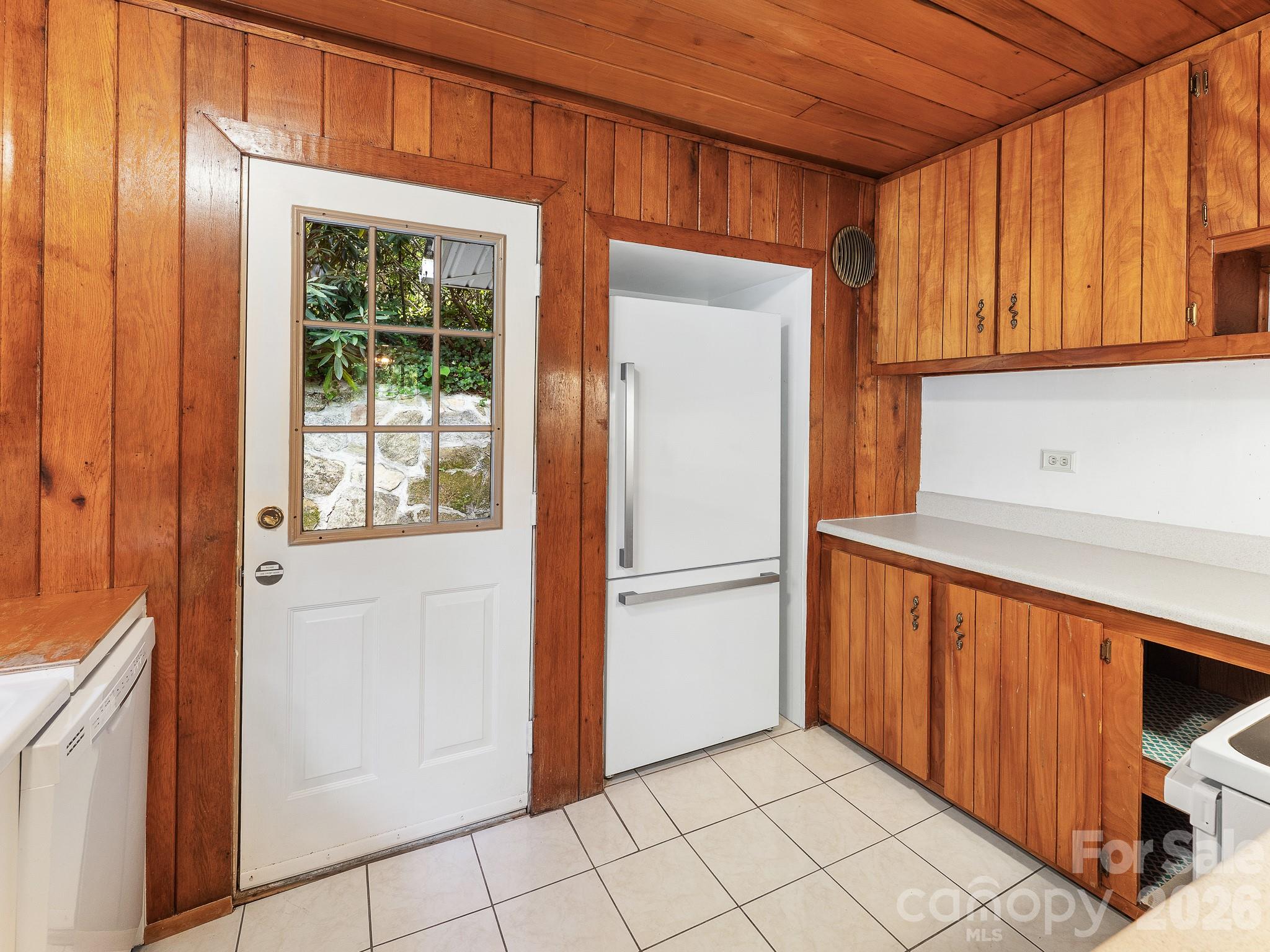 240 Seneca Boulevard Property Photo 28