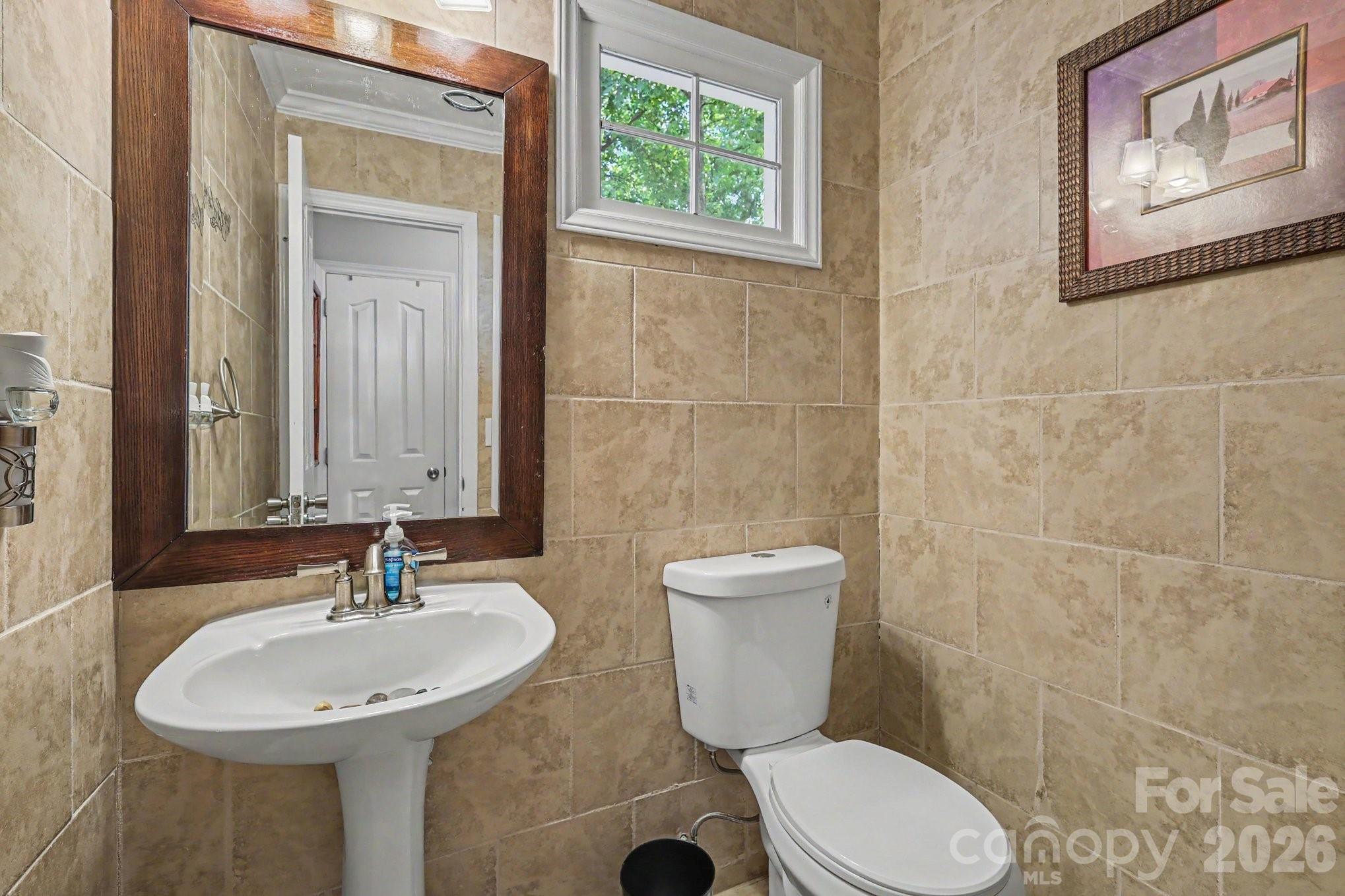 8609 Fox Chase Lane Property Photo 15