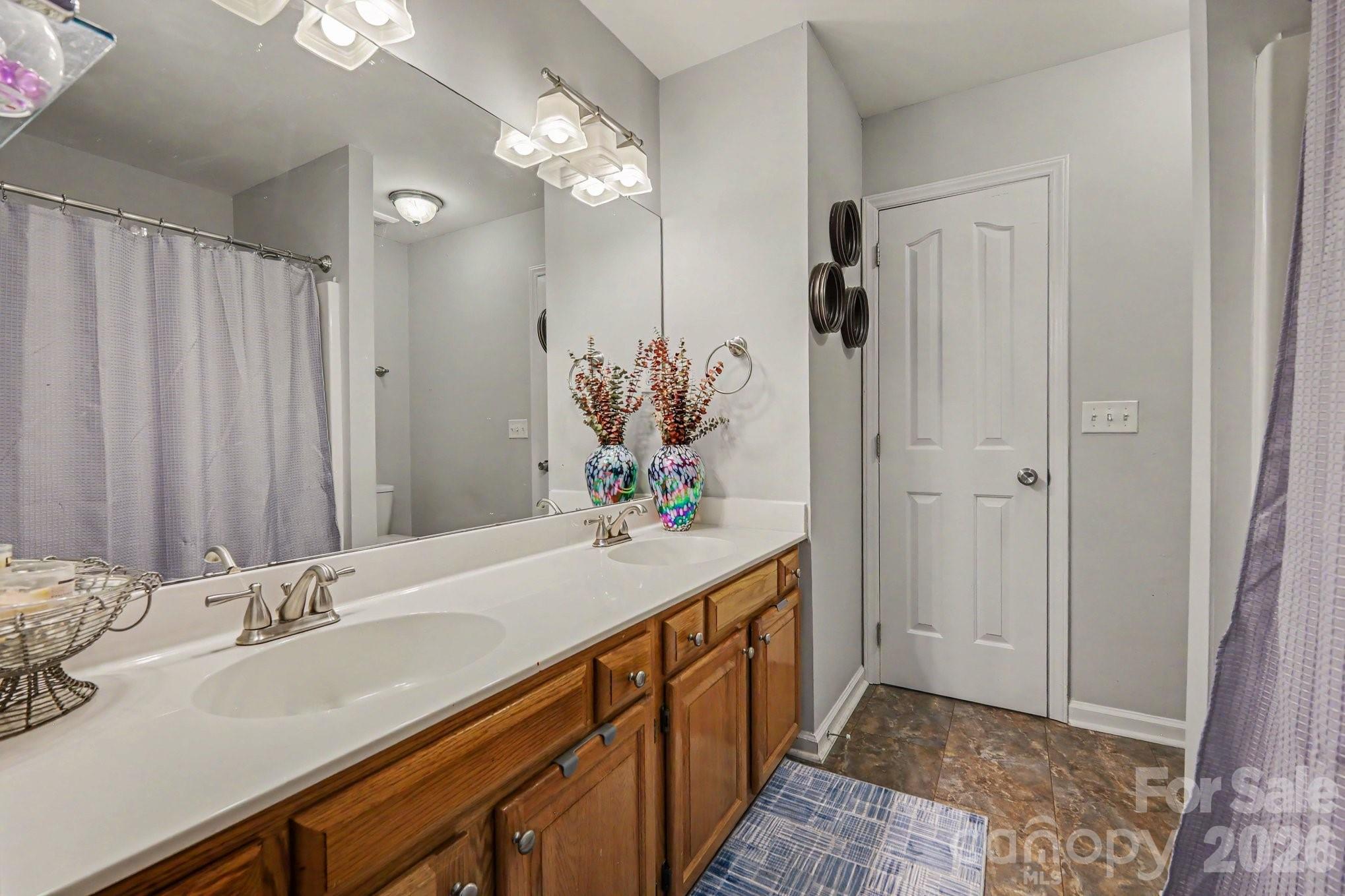 8609 Fox Chase Lane Property Photo 20