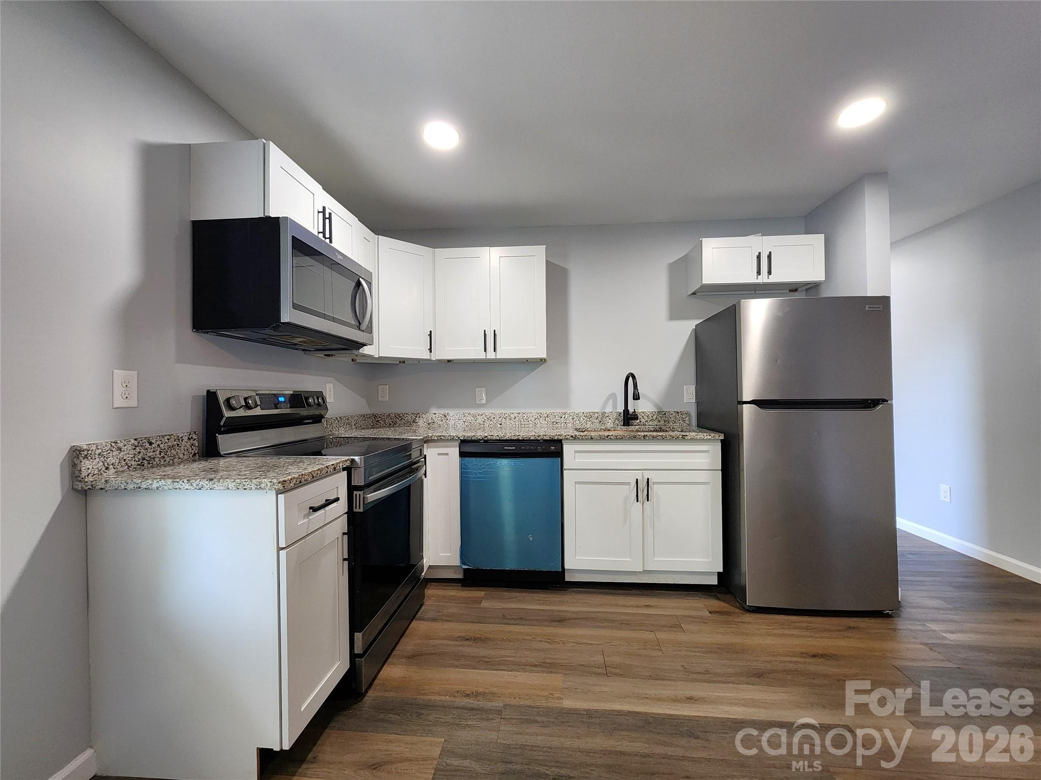 506 Cook Street Property Photo 4