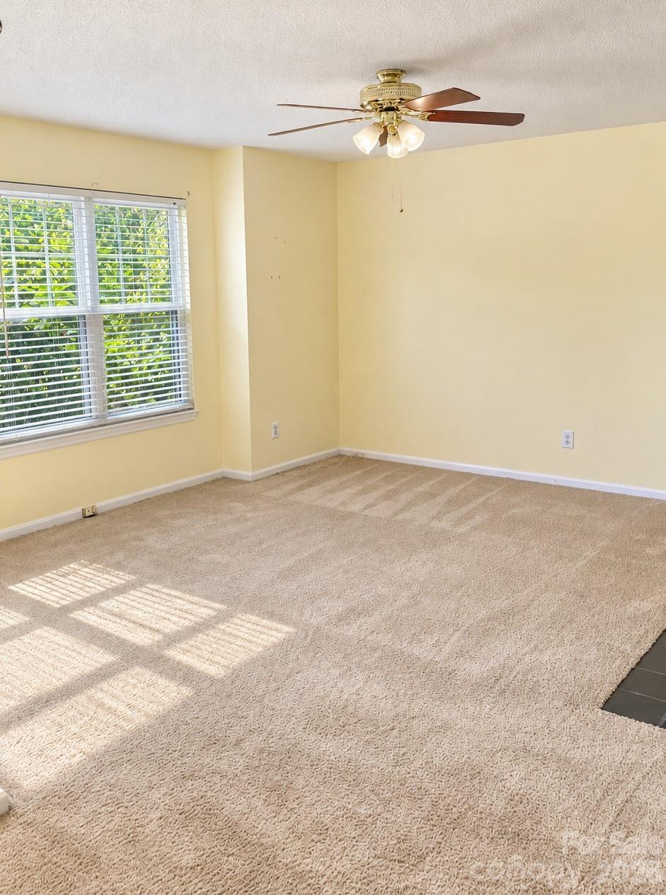 4011 Whirlaway Court C Property Photo 4