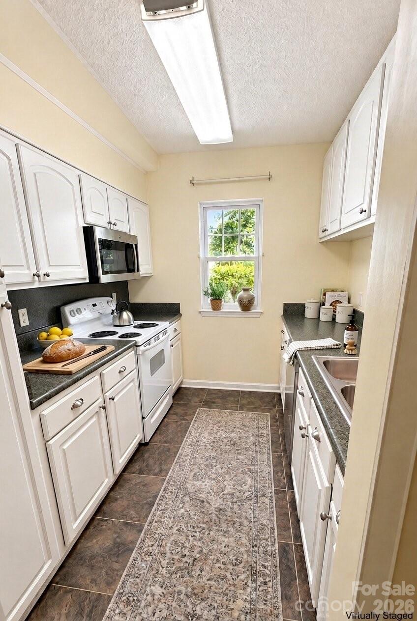 4011 Whirlaway Court C Property Photo 6