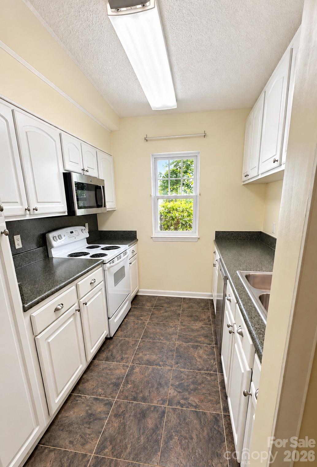 4011 Whirlaway Court C Property Photo 7