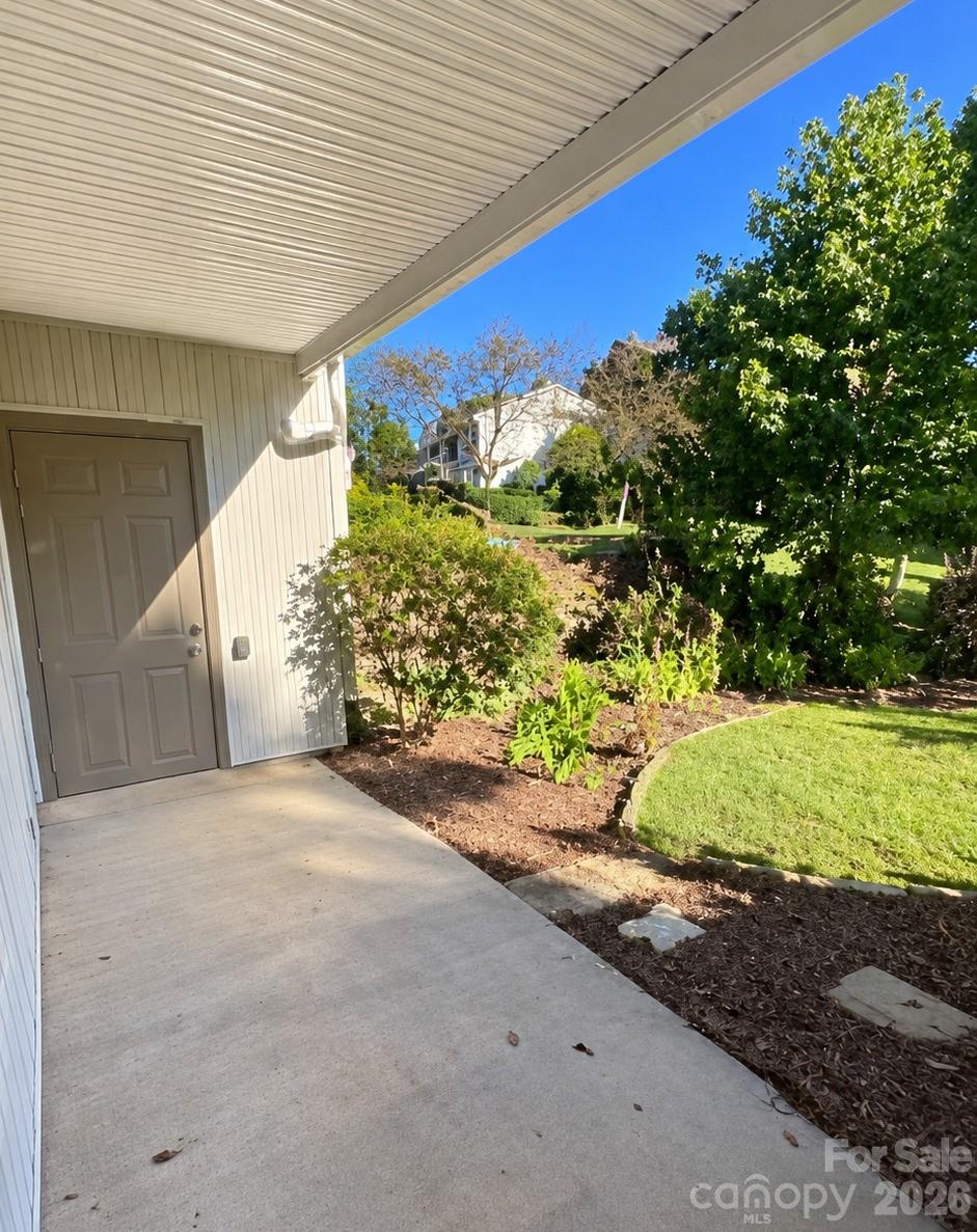 4011 Whirlaway Court C Property Photo 18