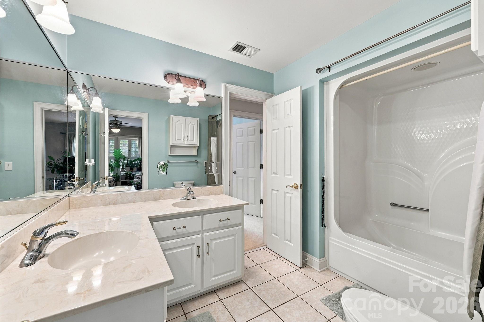 633 Peacehaven Road Property Photo 27