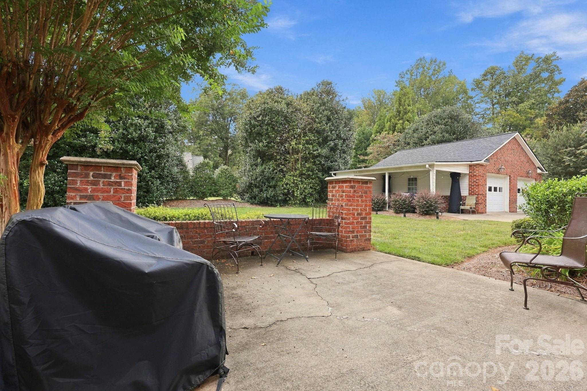 633 Peacehaven Road Property Photo 38