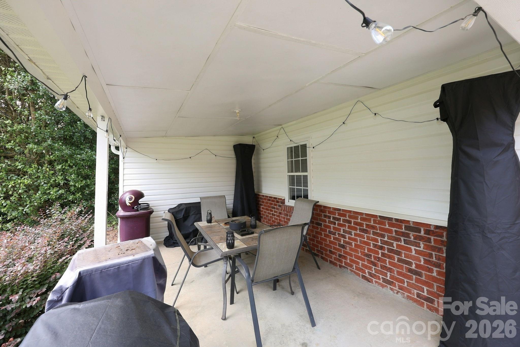 633 Peacehaven Road Property Photo 39