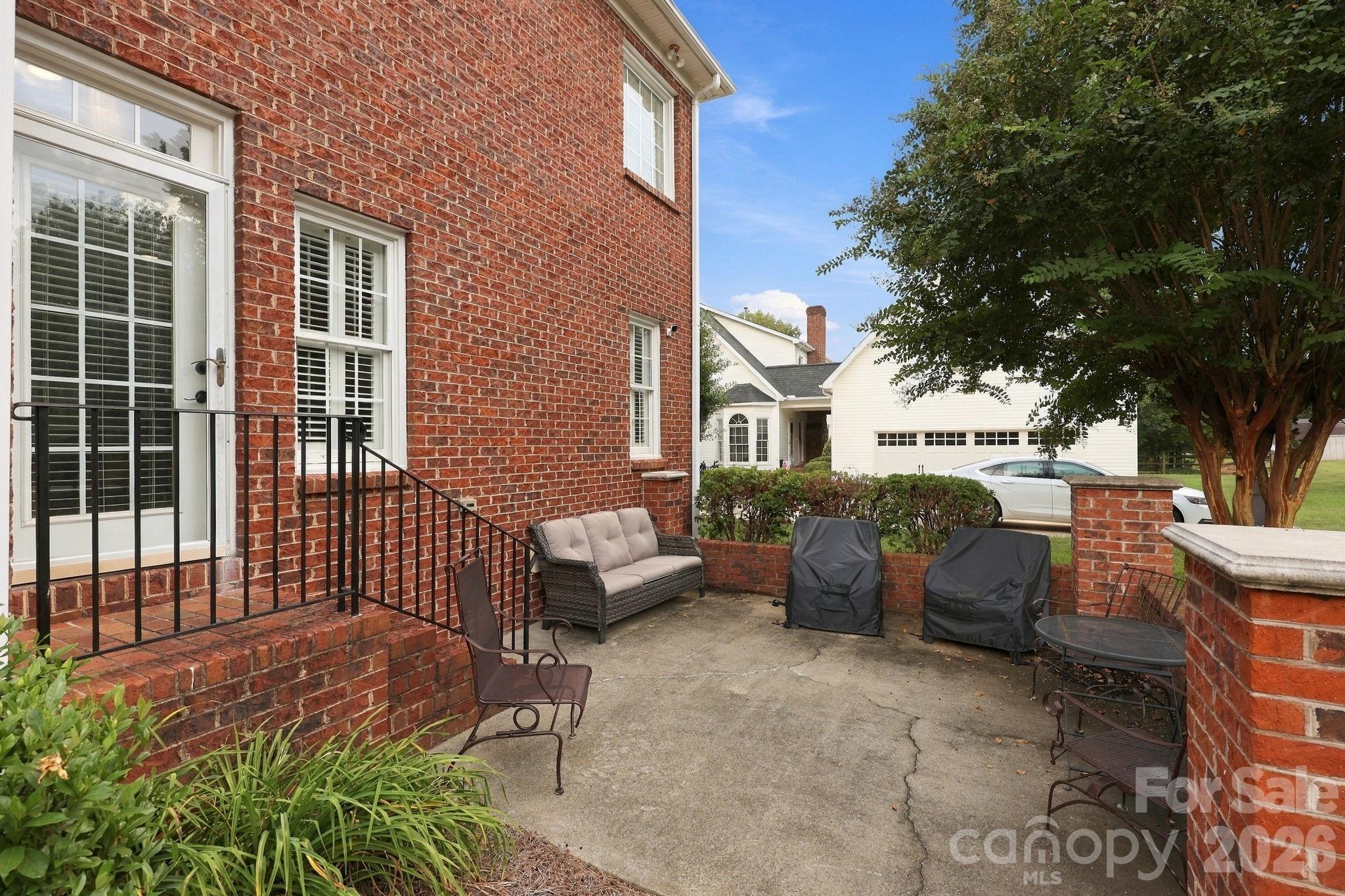 633 Peacehaven Road Property Photo 40