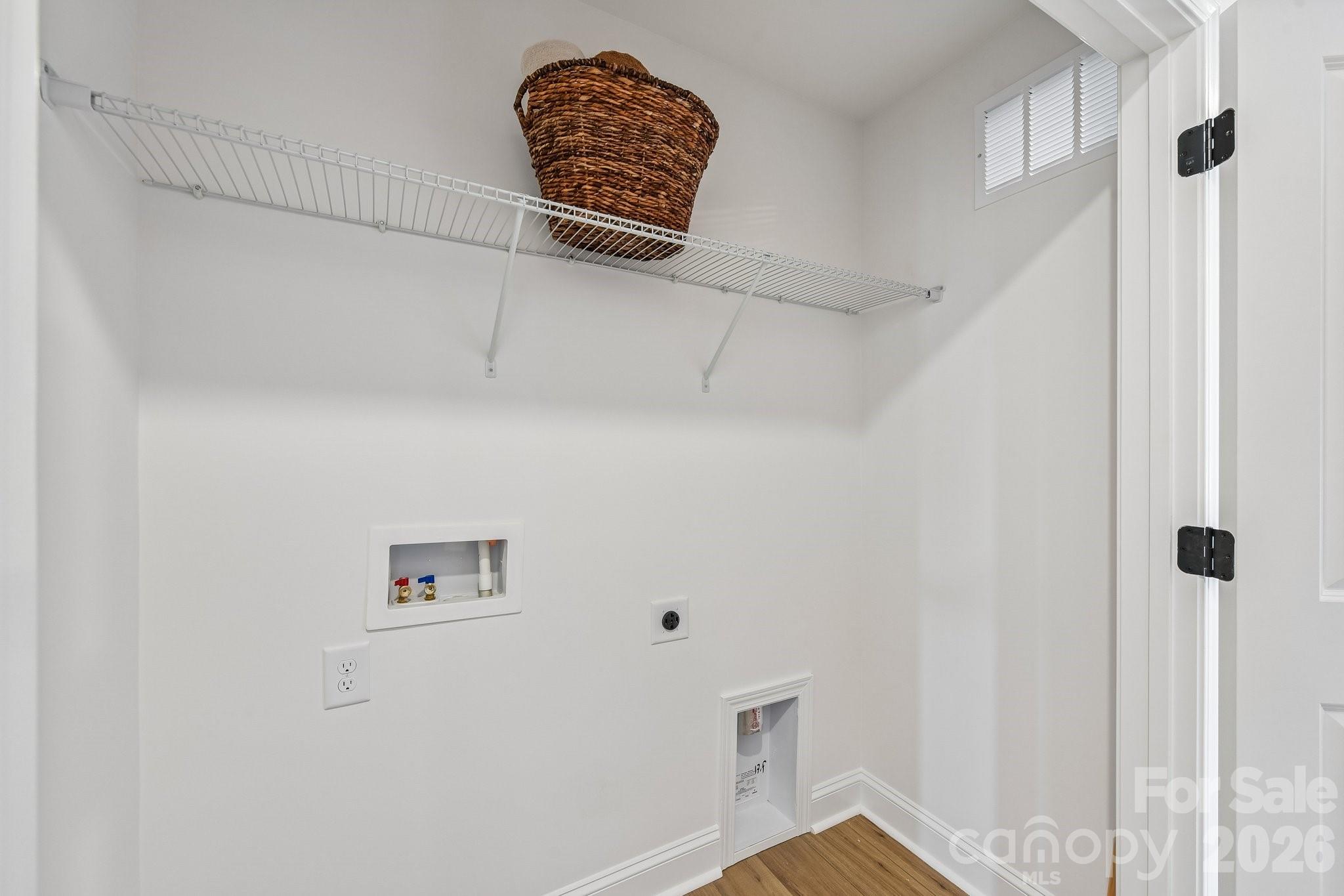 9024 Gulledge Court Property Photo 9