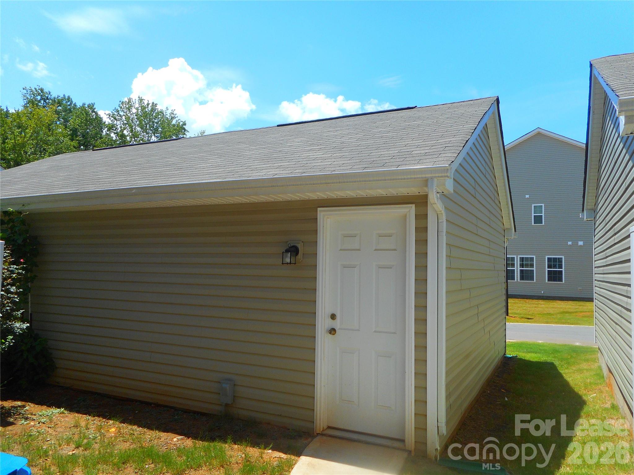 12715 Wandering Brook Drive Property Photo 4