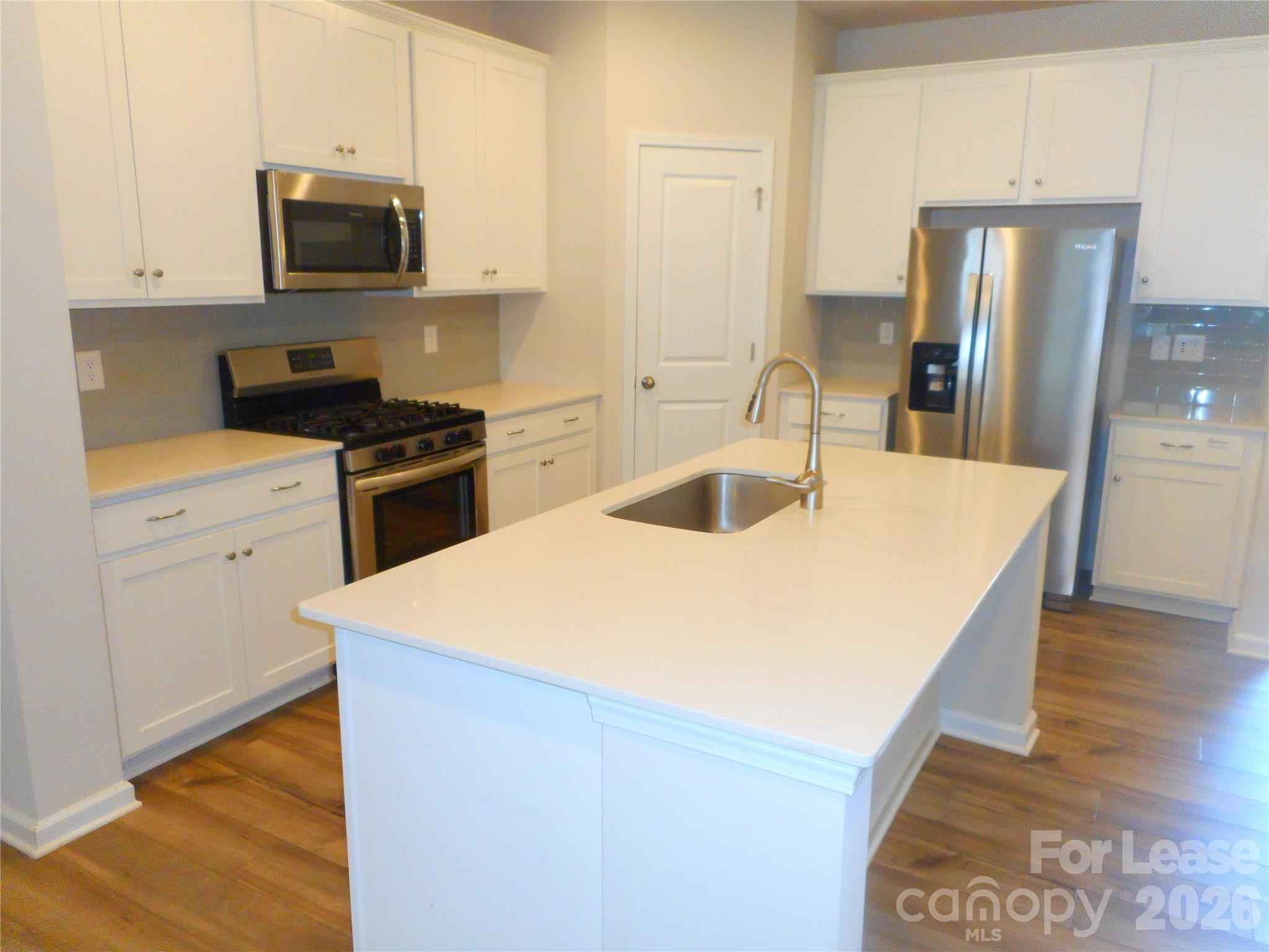 12715 Wandering Brook Drive Property Photo 5