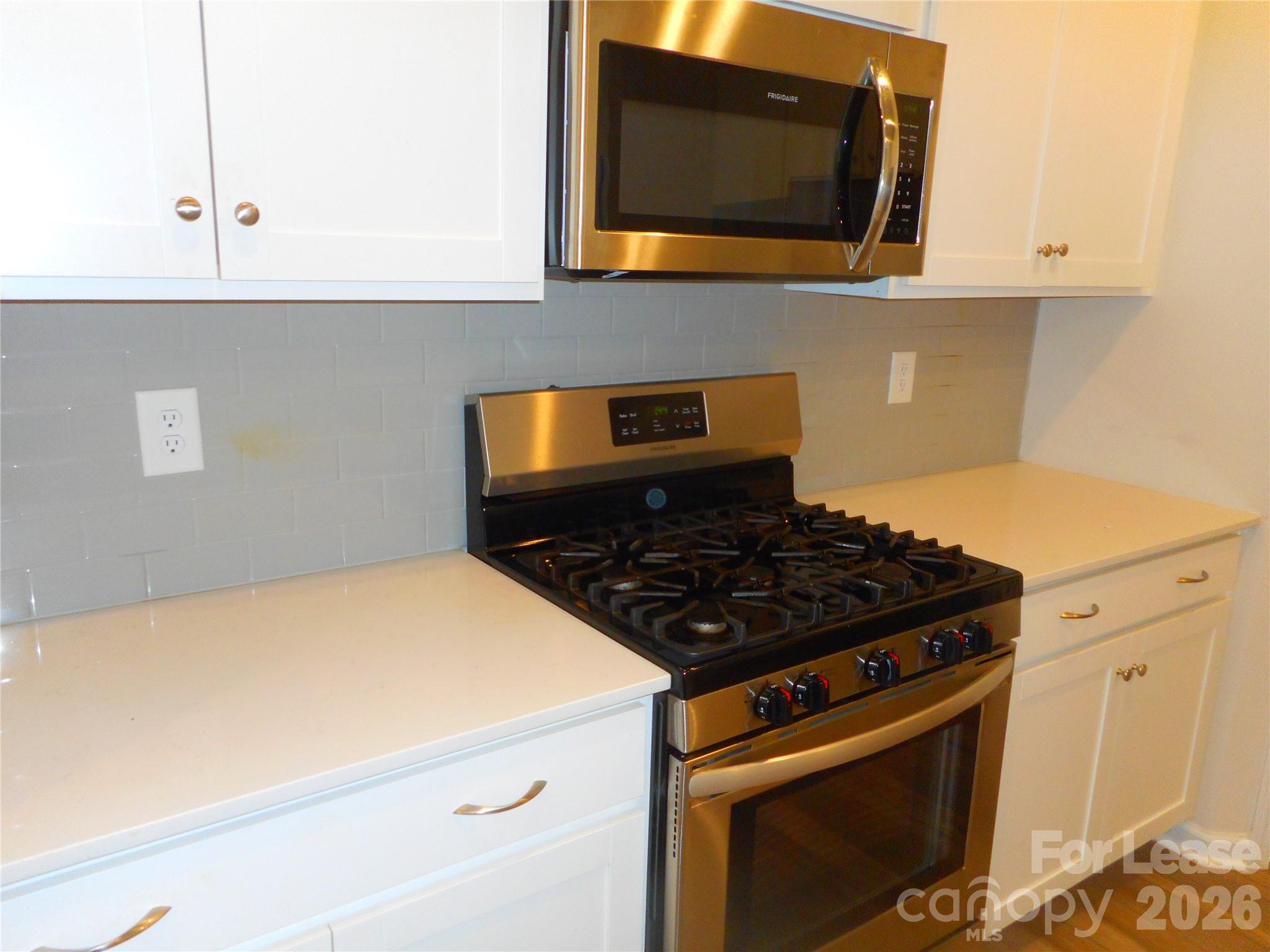 12715 Wandering Brook Drive Property Photo 7