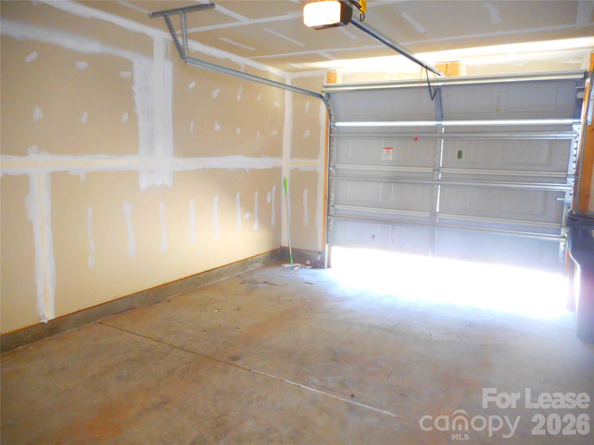 12715 Wandering Brook Drive Property Photo 11