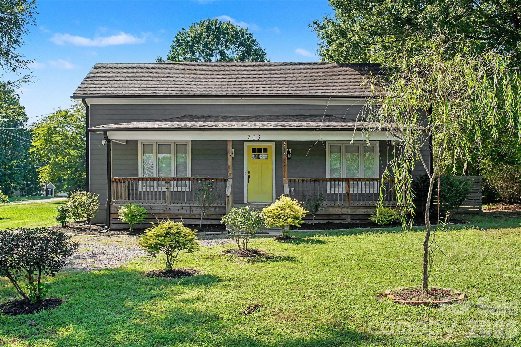 703 N Enochville Avenue Property Photo 1