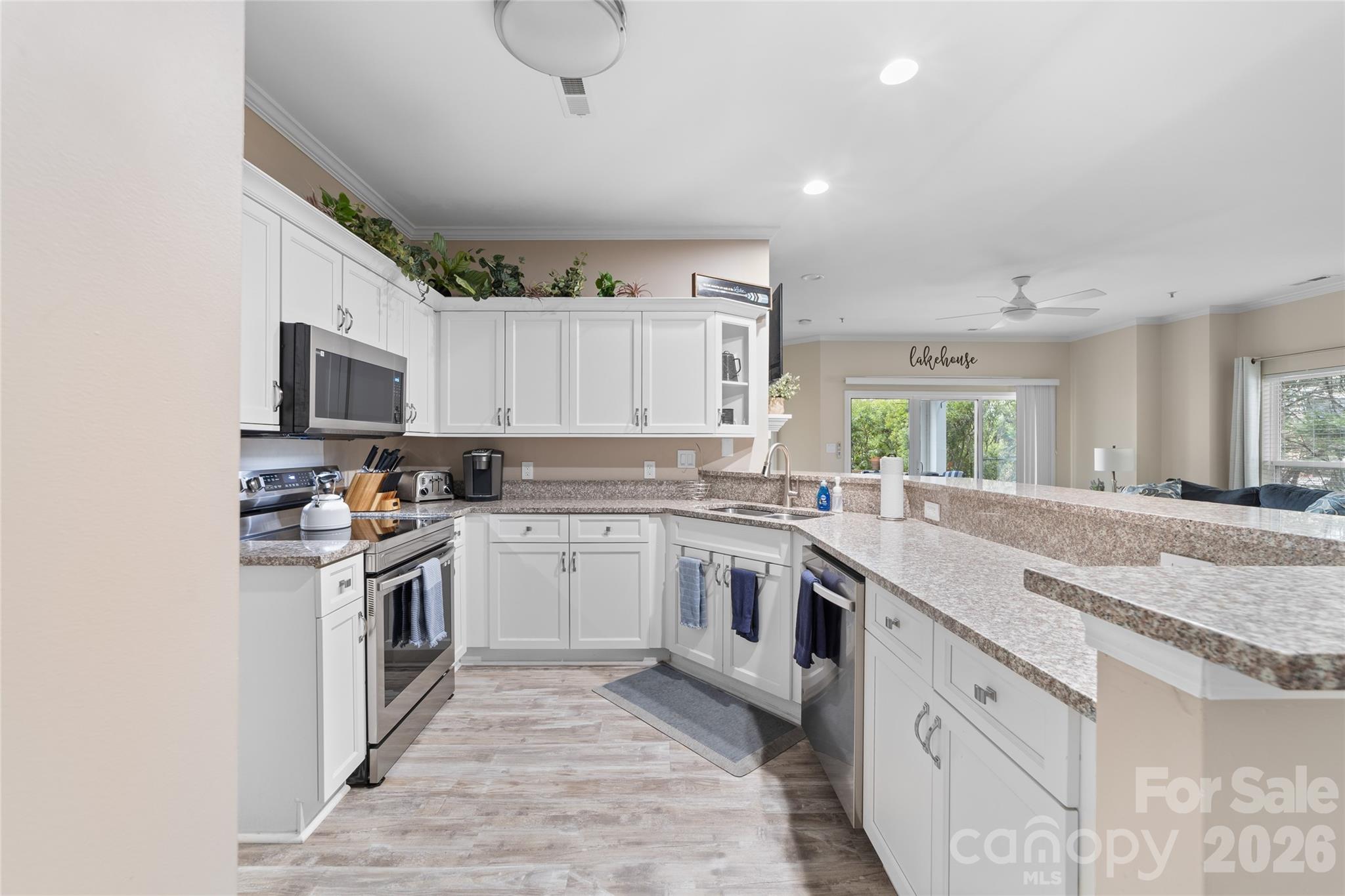 18619 Harborside Drive Property Photo 8