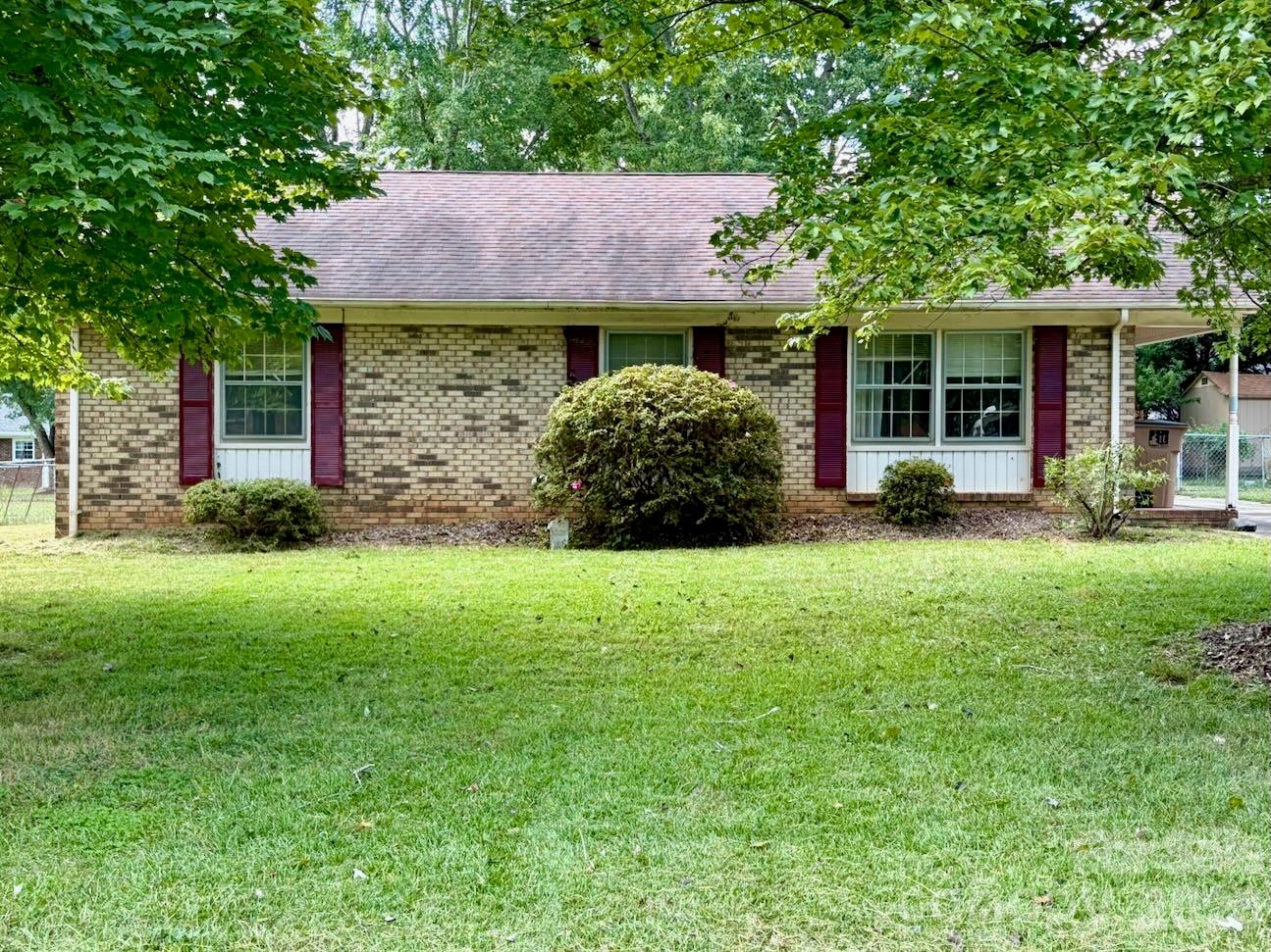 8211 Wynnview Road Property Photo 1