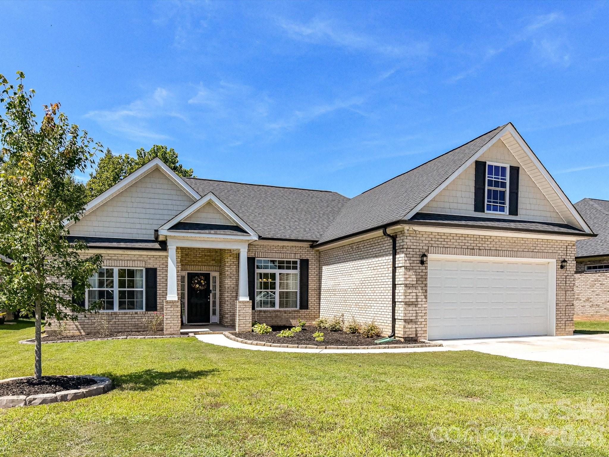 5224 Sustar Drive Property Photo 1