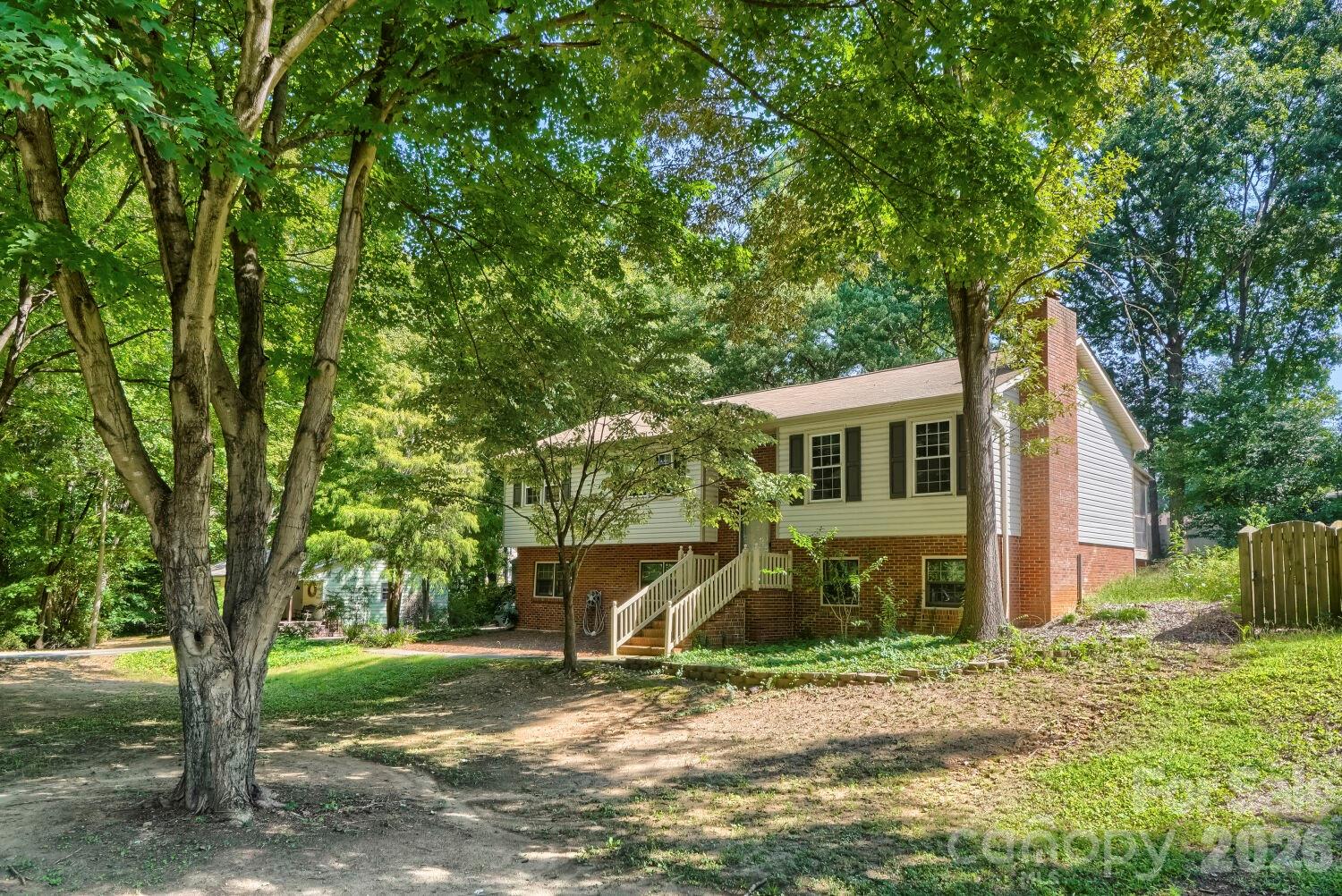 2414 Ashford Drive Property Photo 1