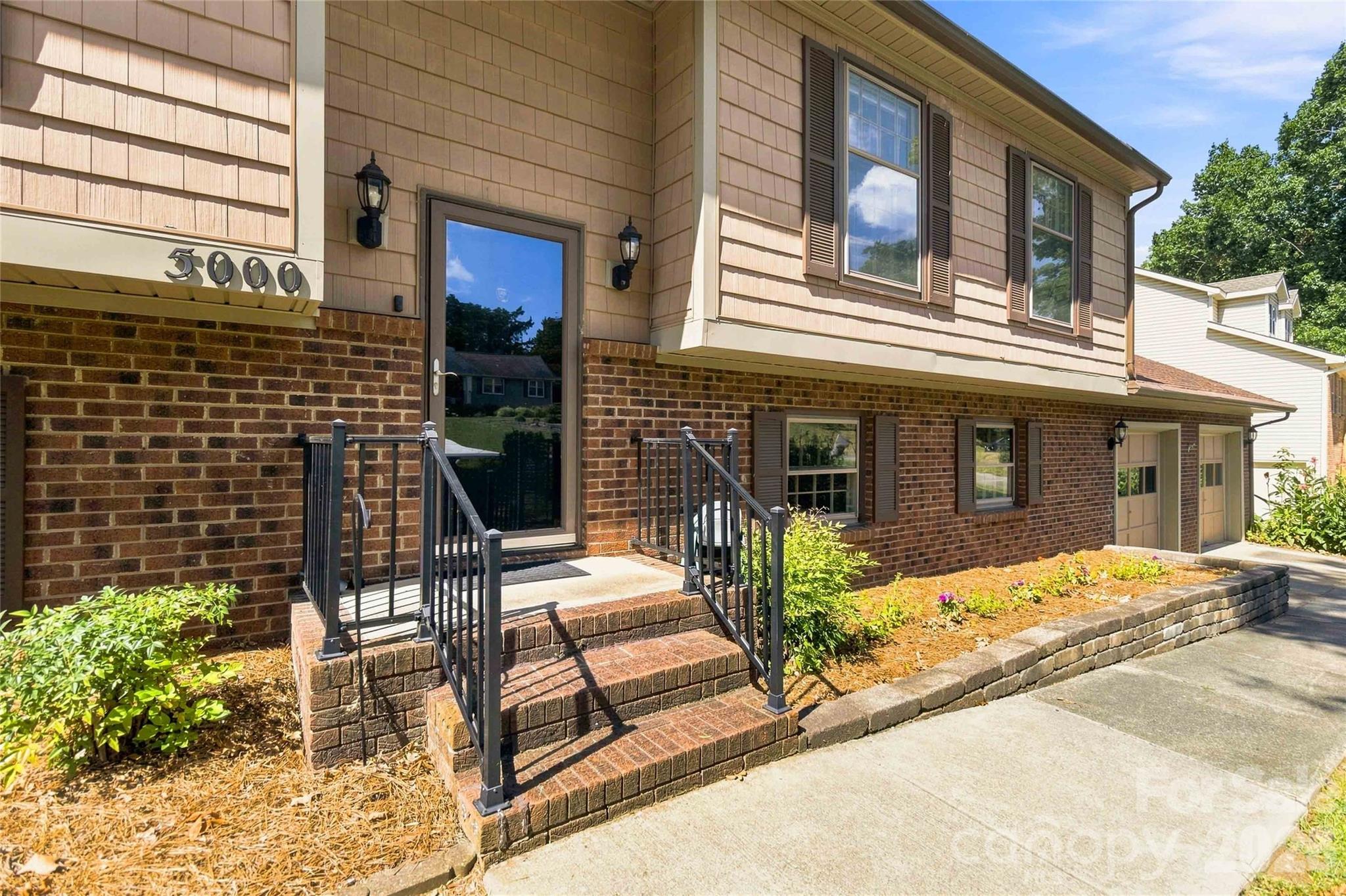 5000 Cedar Forest Drive Property Photo 4