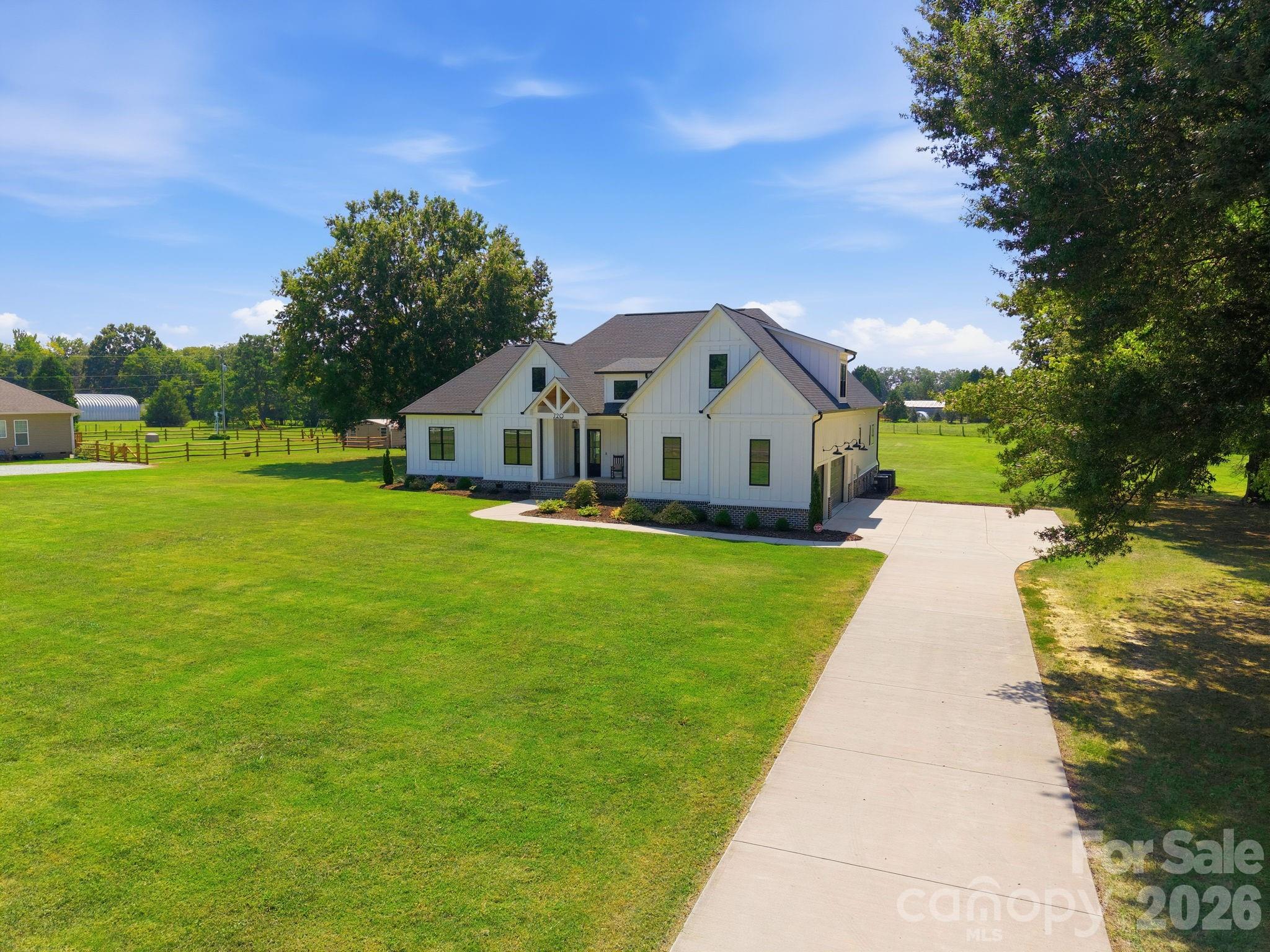 720 Trexler Loop Property Photo 5