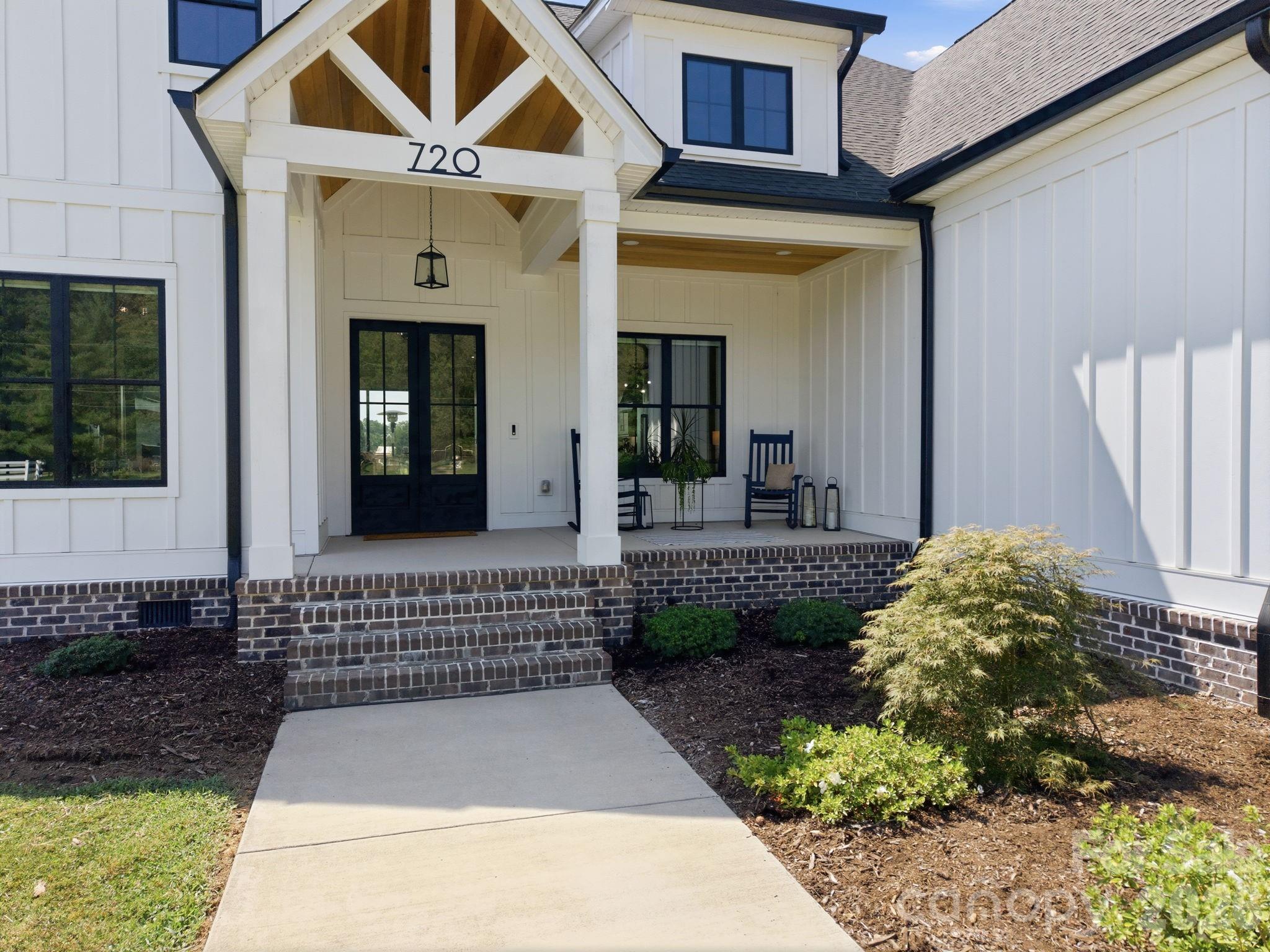 720 Trexler Loop Property Photo 8